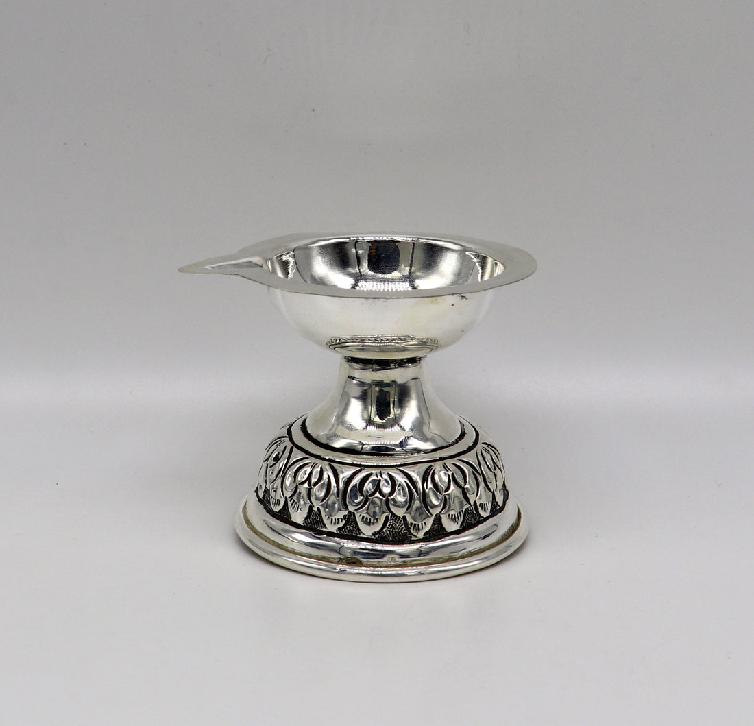 925 fine sterling silver chitai work kandrai work design oil lamp, silver Deepak, silver temple article, puja utensils art figurine  su145 - TRIBAL ORNAMENTS