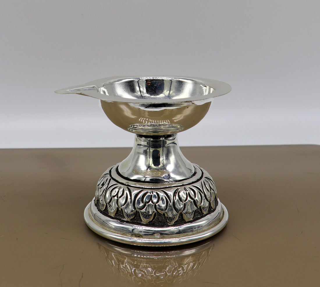 925 fine sterling silver chitai work kandrai work design oil lamp, silver Deepak, silver temple article, puja utensils art figurine  su145 - TRIBAL ORNAMENTS