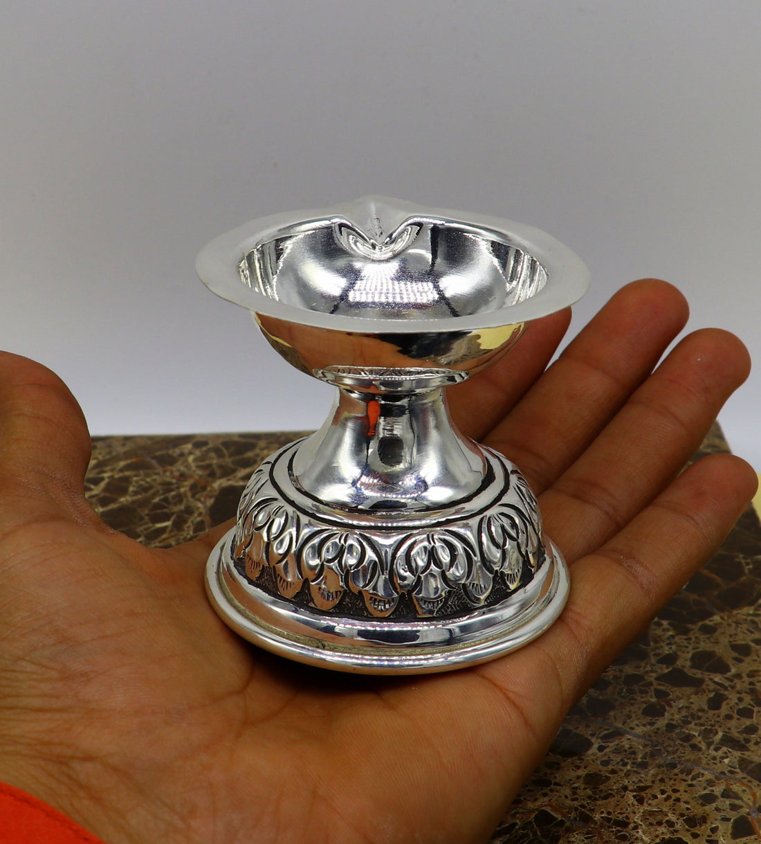 925 fine sterling silver chitai work kandrai work design oil lamp, silver Deepak, silver temple article, puja utensils art figurine  su145 - TRIBAL ORNAMENTS