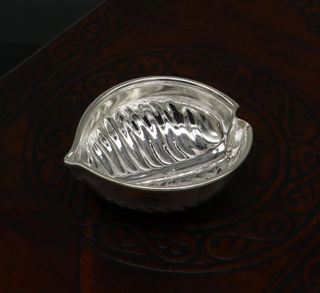 925 sterling silver handcrafted design tilak bowl, sindur bowl, kesar chandan, saffron sandal bowl, puja utensils, baby feeder article su176 - TRIBAL ORNAMENTS