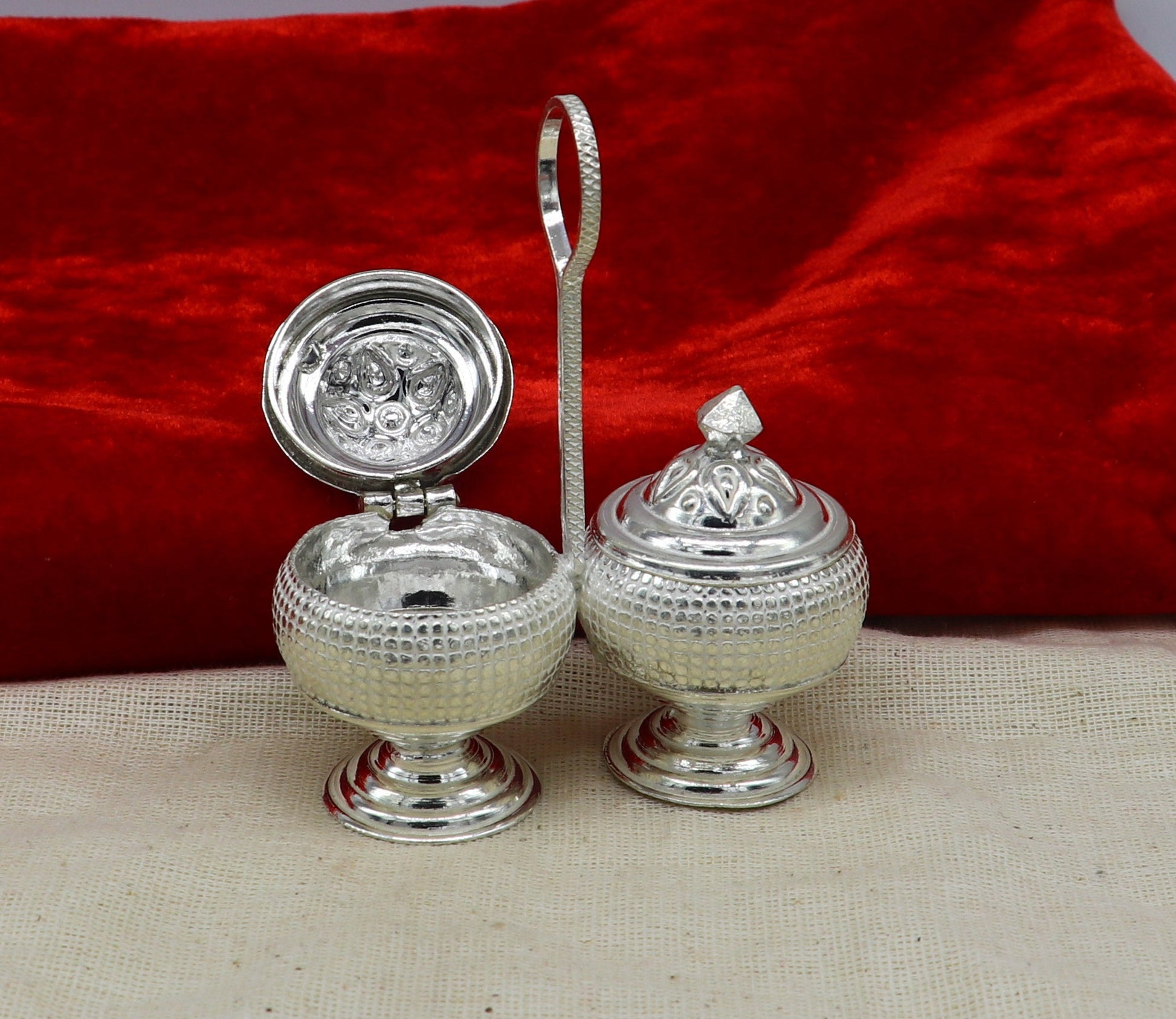 Vintage design 925 sterling silver trinket box, excellent kumkum/ sindur, sandal, saffron tilak box, brides gift or puja utensils su182 - TRIBAL ORNAMENTS