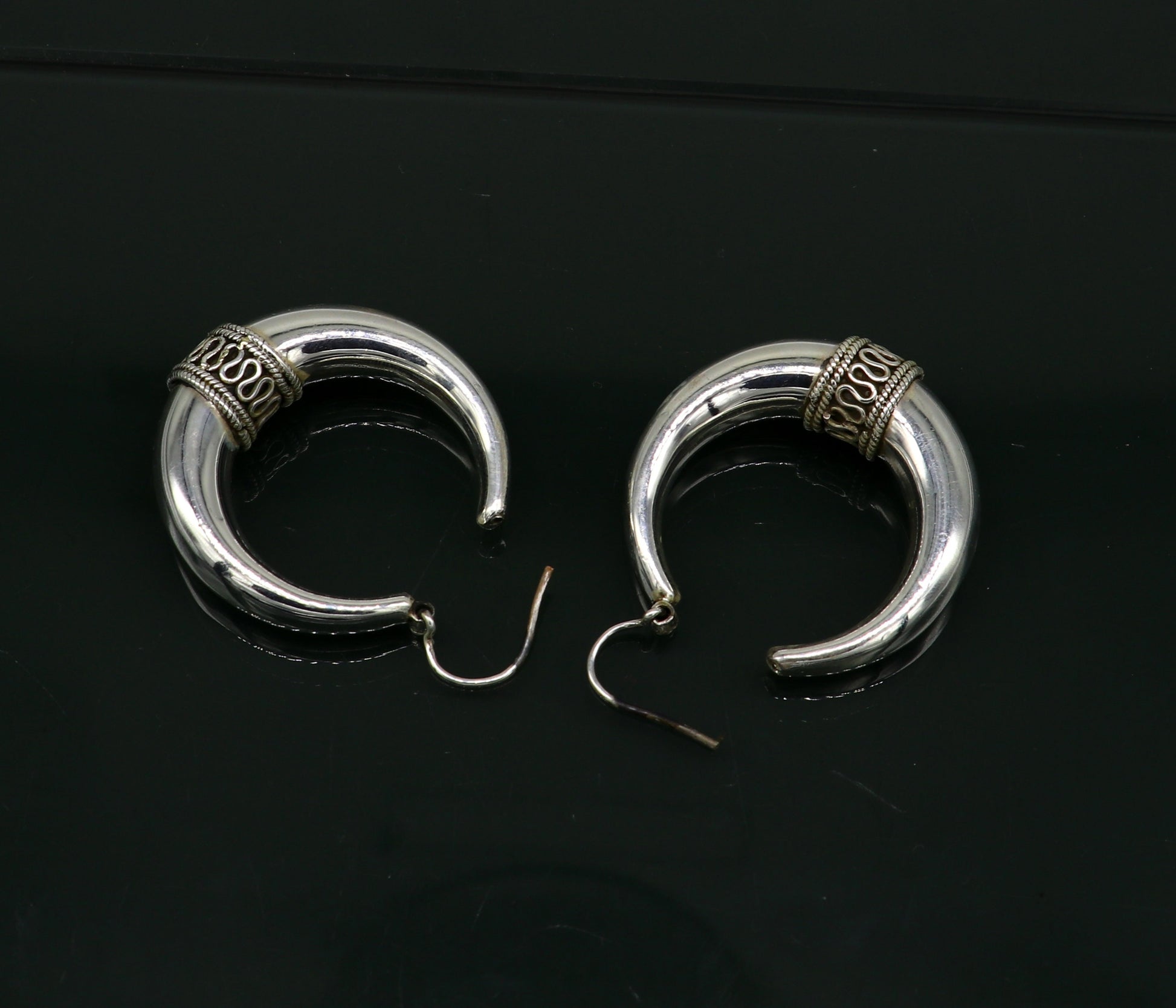 Vintage Design 925 sterling silver fabulous hoops earring, tribal kundal earring from Rajasthan India, best gifting unisex jewelry ear612 - TRIBAL ORNAMENTS