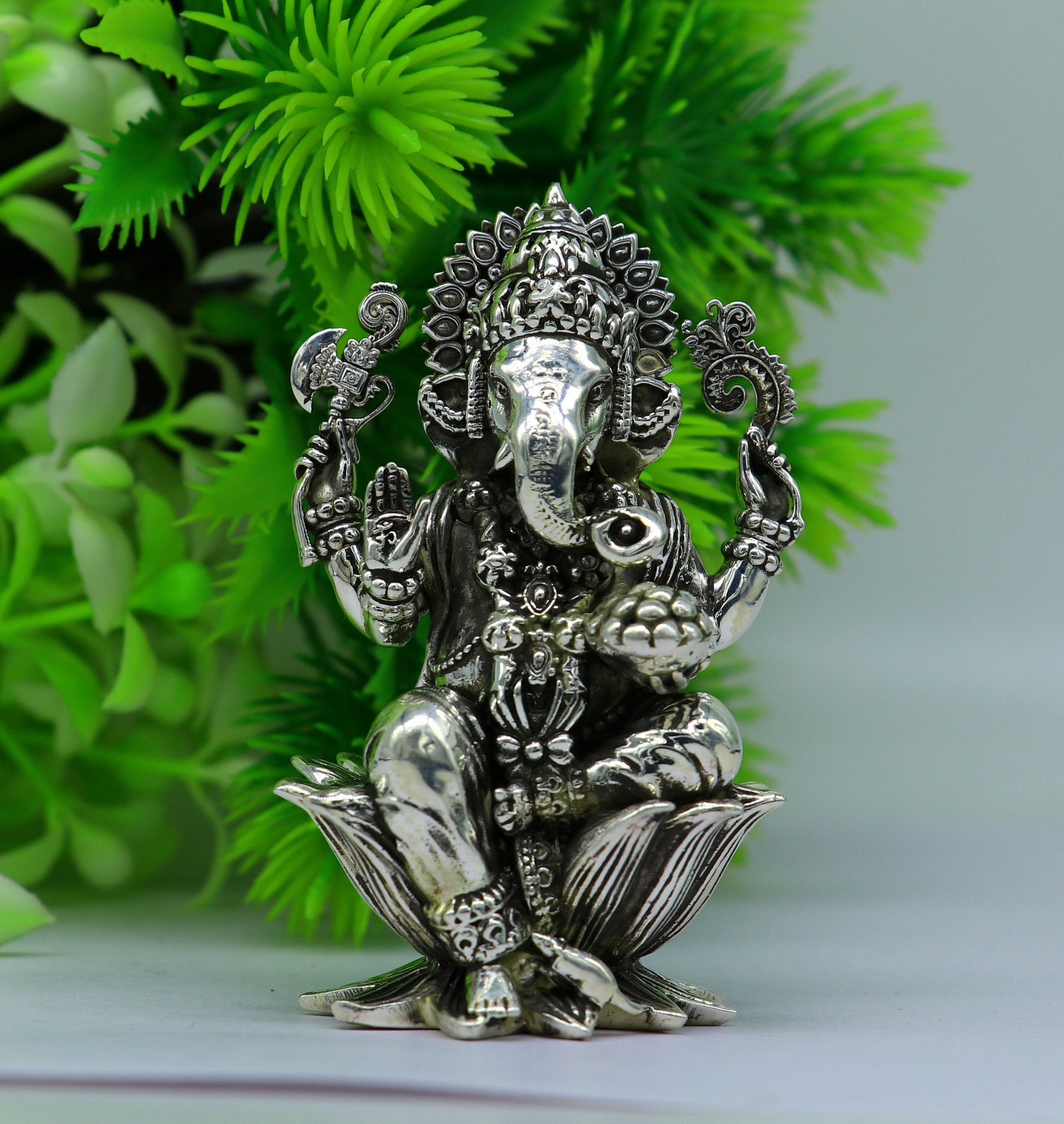 925 Sterling silver Lord Ganesh Idol, Pooja Articles, Silver Idols Figurine, handcrafted Lord Ganesh statue sculpture gifting art su212 - TRIBAL ORNAMENTS