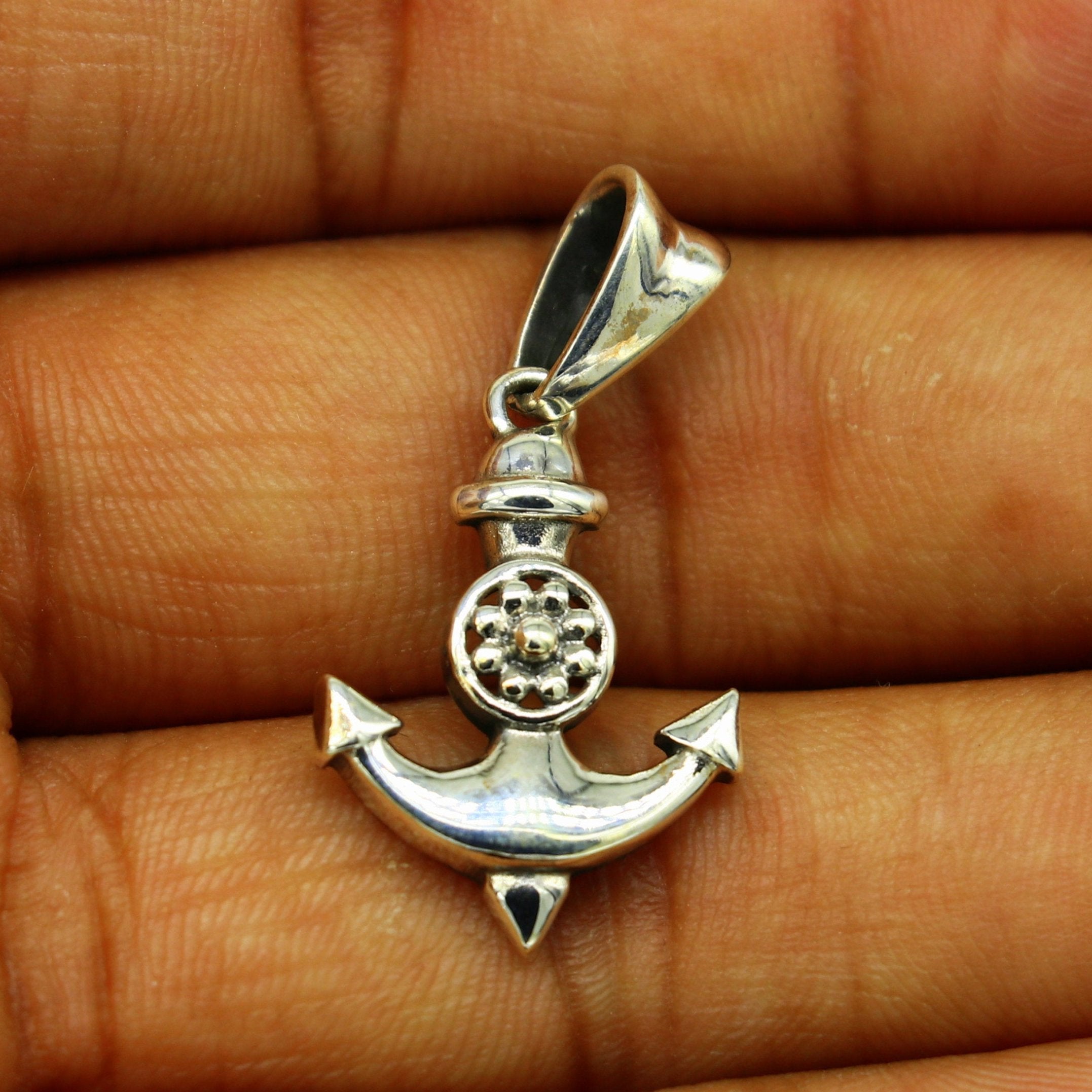 Jesus on sale anchor pendant