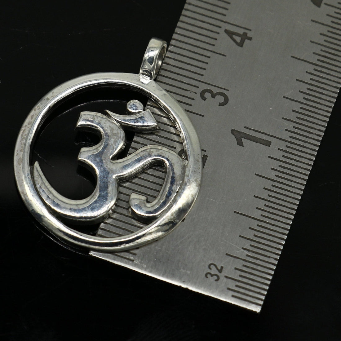 925 sterling silver handmade Hindu mantra 'Aum' OM pendant, amazing stylish unisex pendant locket personalized jewelry tribal jewelry ssp543 - TRIBAL ORNAMENTS