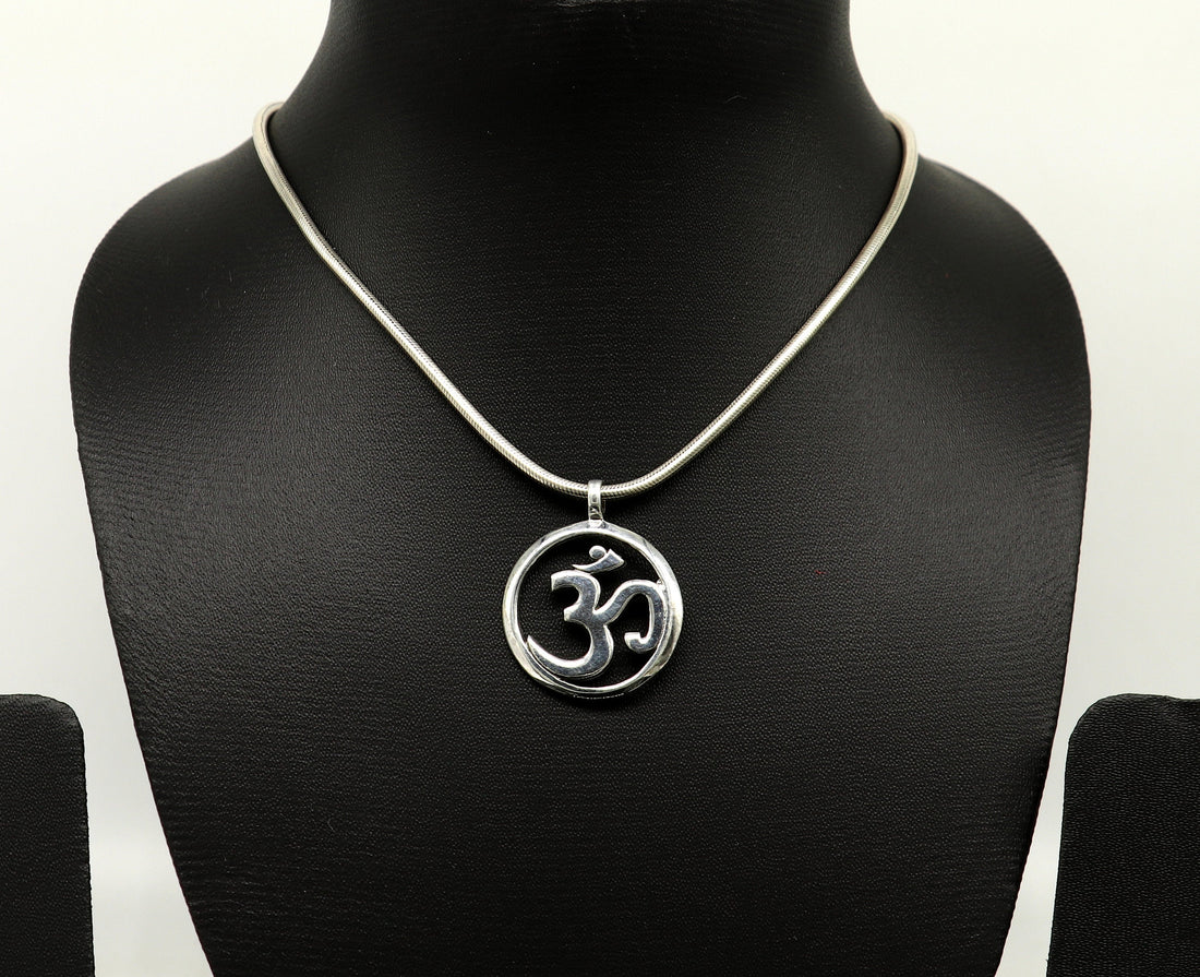 925 sterling silver handmade Hindu mantra 'Aum' OM pendant, amazing stylish unisex pendant locket personalized jewelry tribal jewelry ssp543 - TRIBAL ORNAMENTS