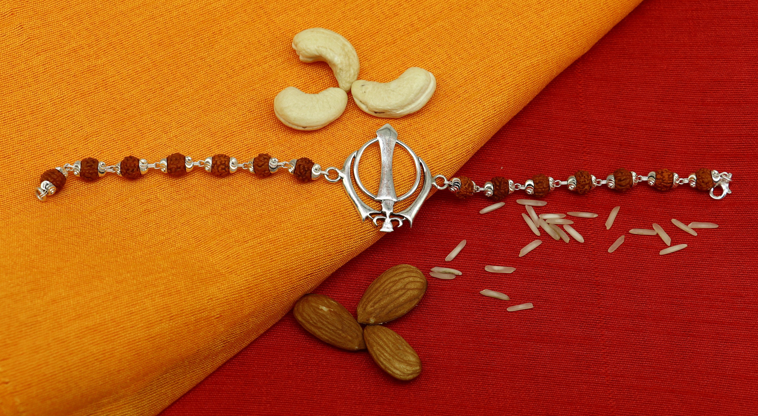 Rajmudra bracelet... - Srikant Jewellers, Kuraduwadi. | Facebook