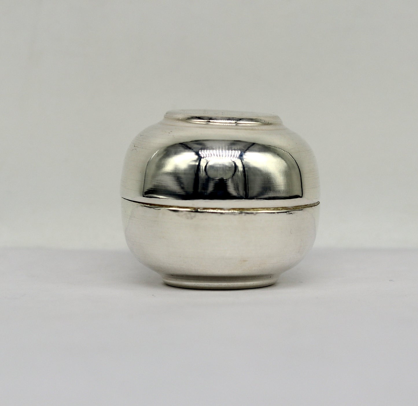 999 fine silver handmade gorgeous small idol's Prasad box, trinket box, container box, brides Sindur box, solid silver article utensil sv185 - TRIBAL ORNAMENTS