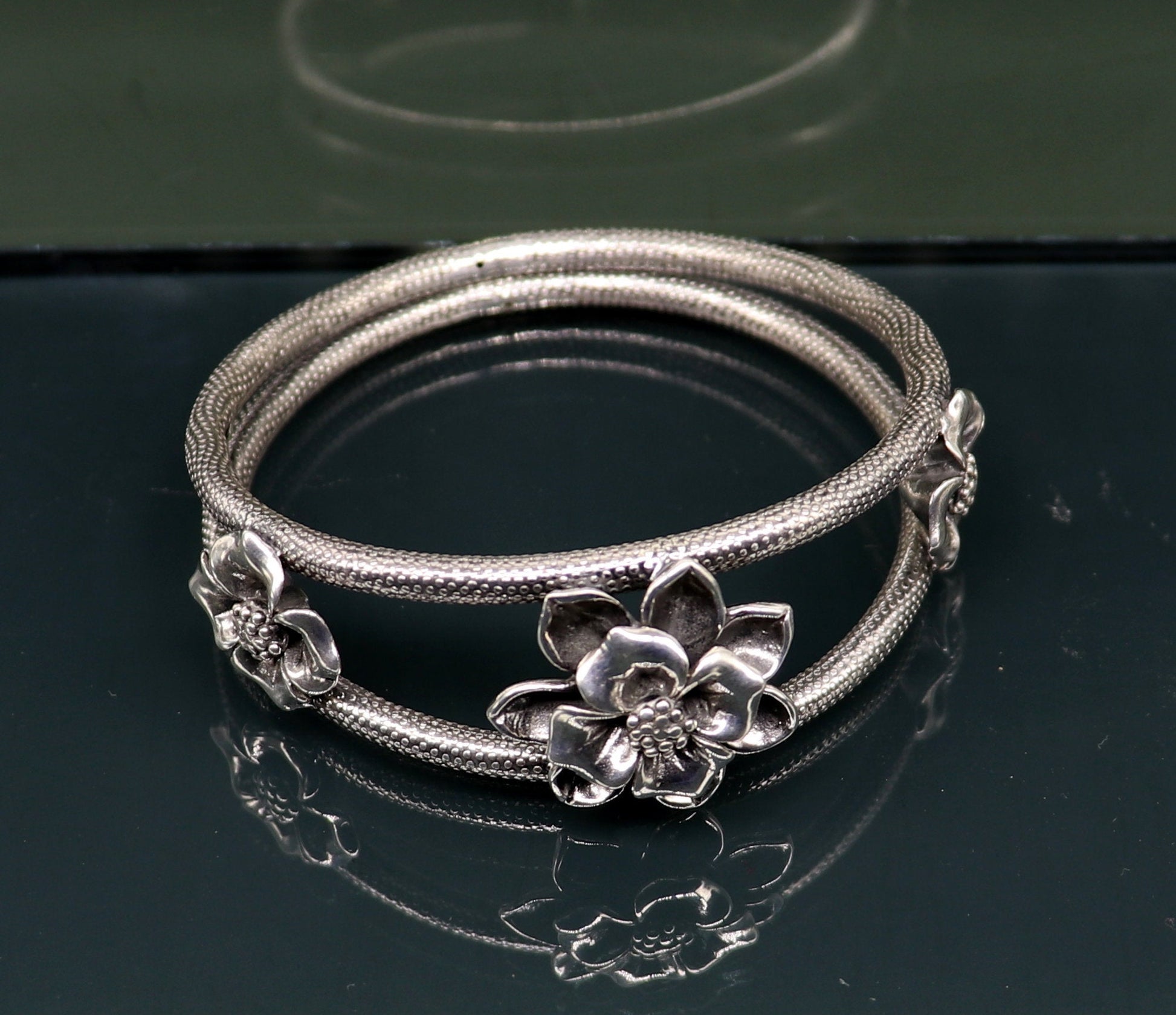 925 sterling silver handmade fabulous flower work vintage design bangle bracelet, excellent traditional style wedding jewelry nba157 - TRIBAL ORNAMENTS