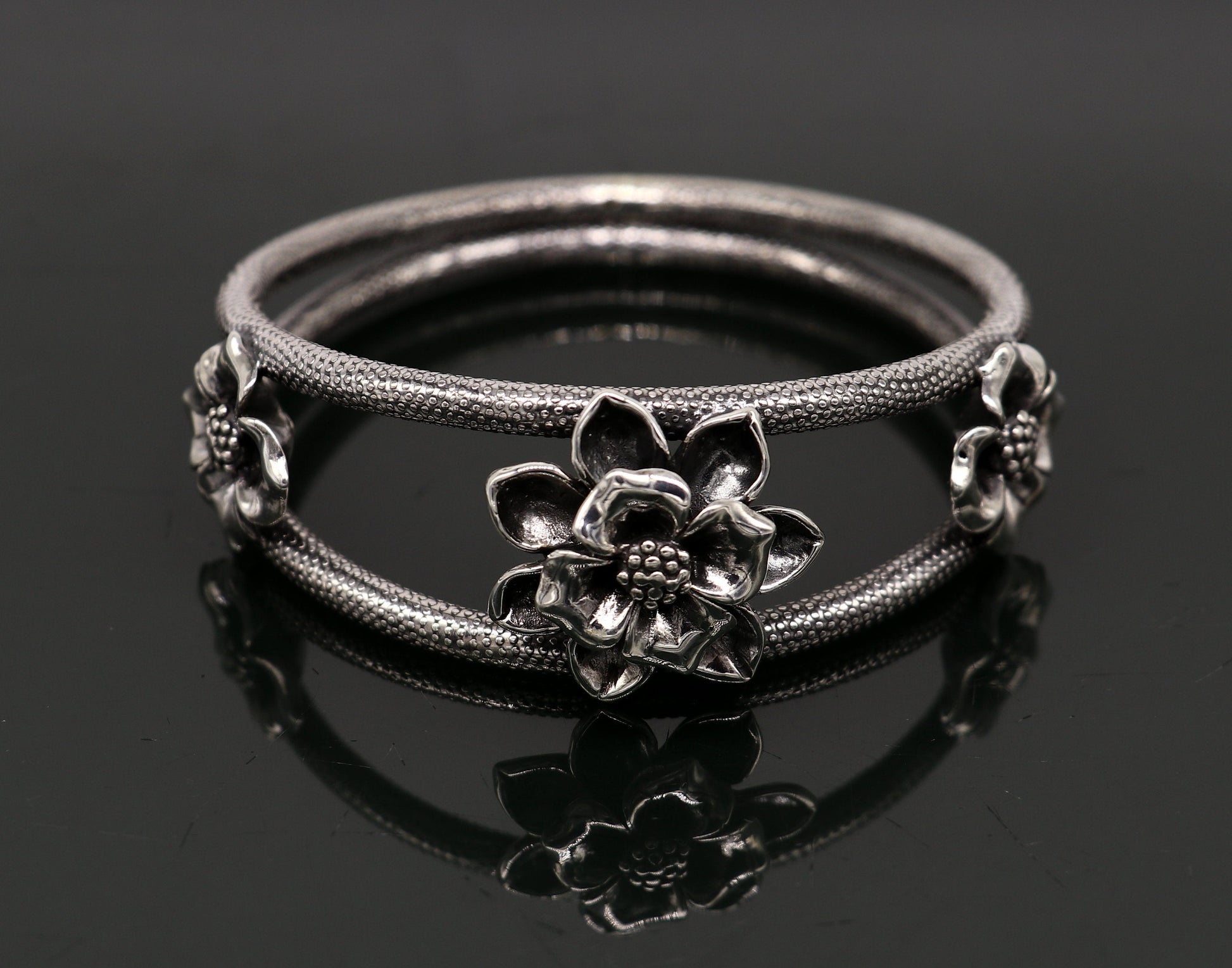 925 sterling silver handmade fabulous flower work vintage design bangle bracelet, excellent traditional style wedding jewelry nba157 - TRIBAL ORNAMENTS