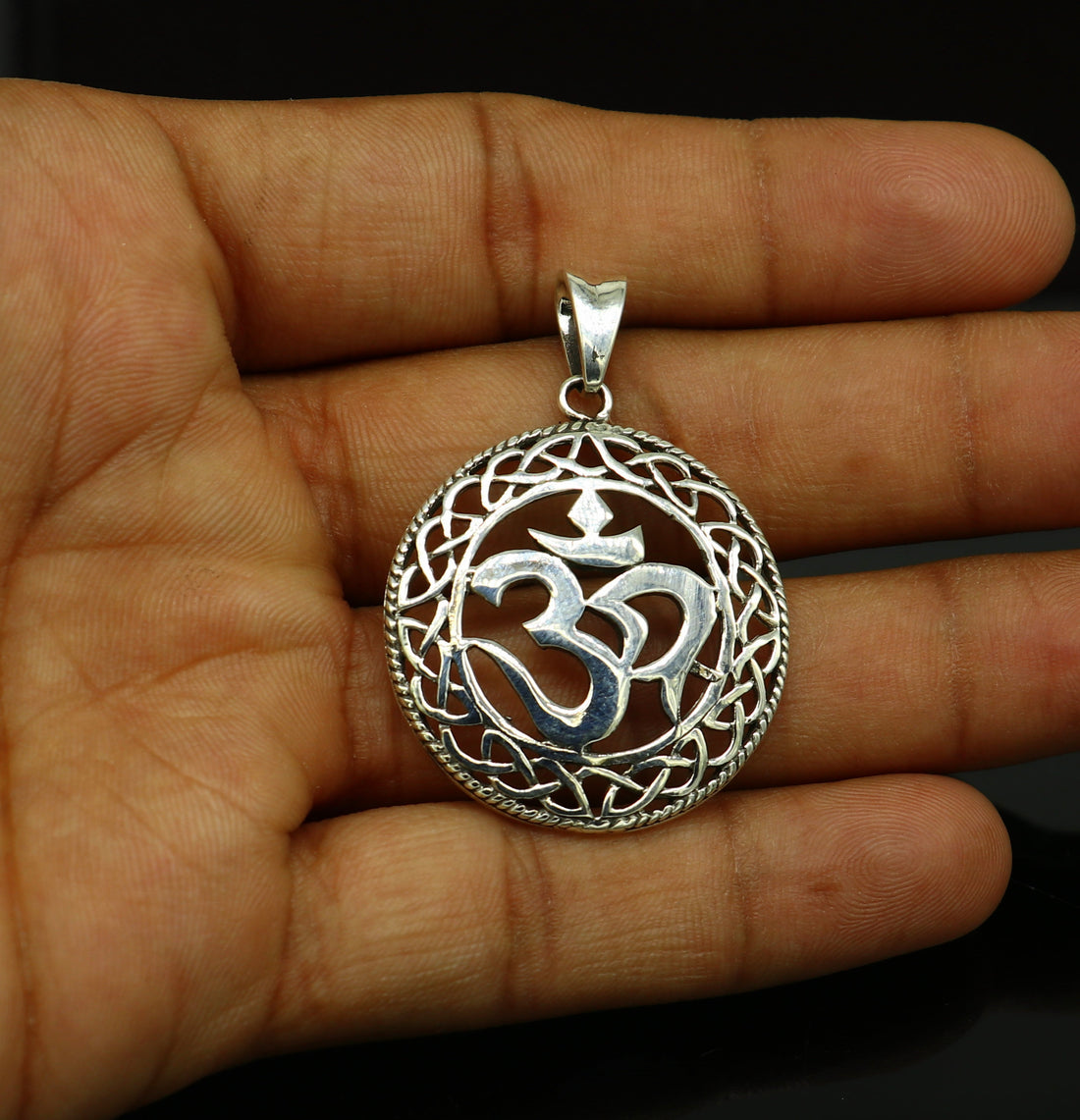 925 sterling silver handmade mantra symbol 'Aum' pendant, amazing stylish unisex pendant locket personalized new fancy jewelry ssp568 - TRIBAL ORNAMENTS