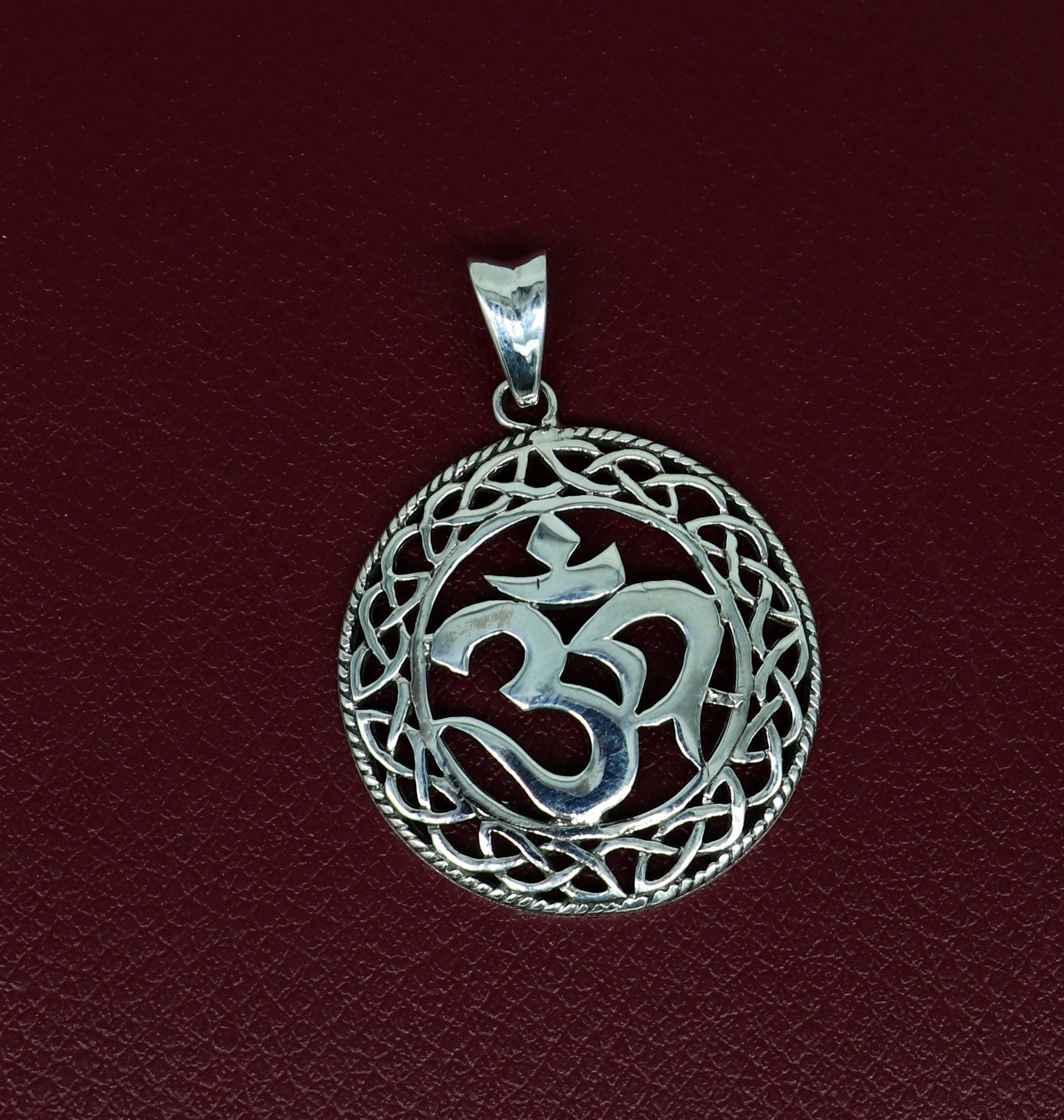 925 sterling silver handmade mantra symbol 'Aum' pendant, amazing stylish unisex pendant locket personalized new fancy jewelry ssp568 - TRIBAL ORNAMENTS