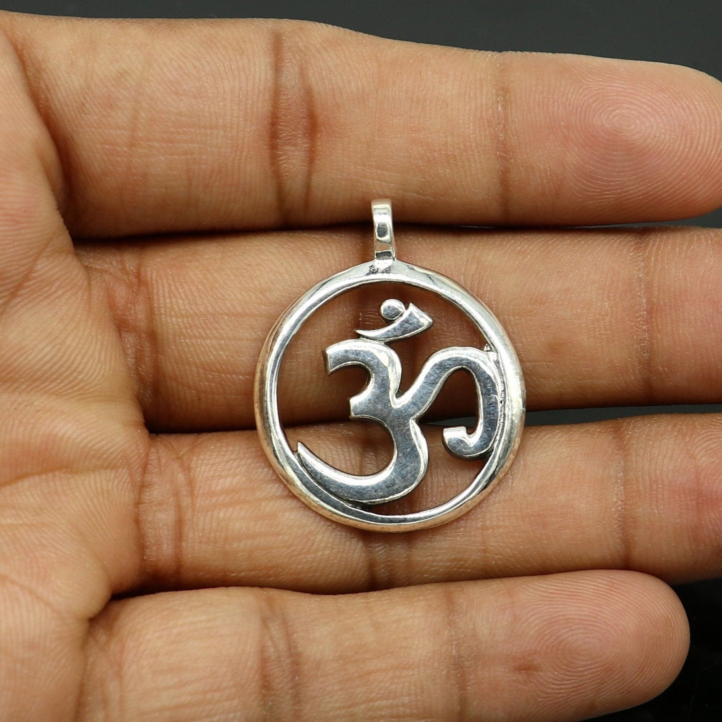 925 sterling silver handmade Hindu mantra 'Aum' OM pendant, amazing stylish unisex pendant locket personalized jewelry tribal jewelry ssp543 - TRIBAL ORNAMENTS