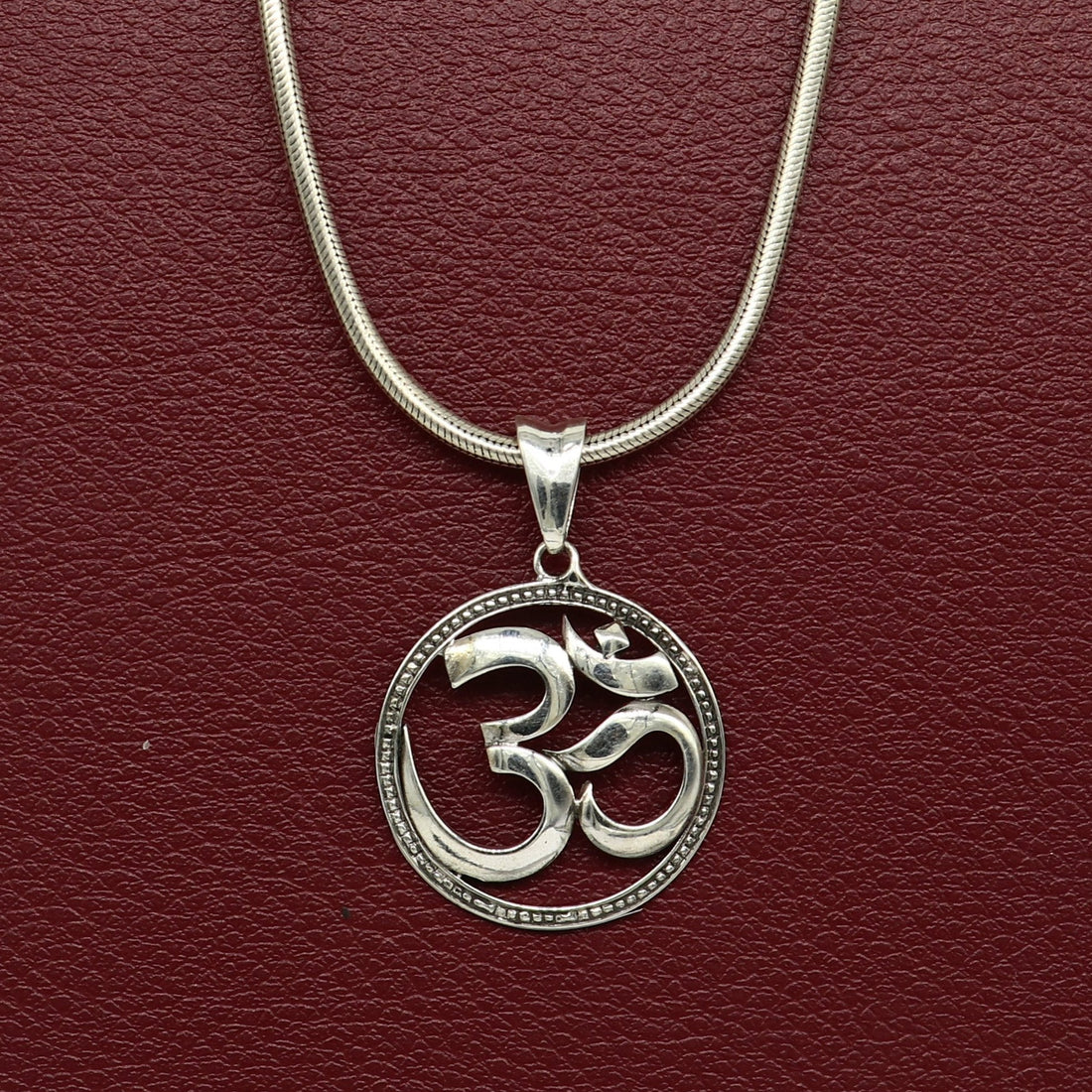 925 sterling silver handmade Hindu mantra 'Aum' OM pendant, amazing stylish unisex pendant locket personalized jewelry tribal jewelry ssp467 - TRIBAL ORNAMENTS