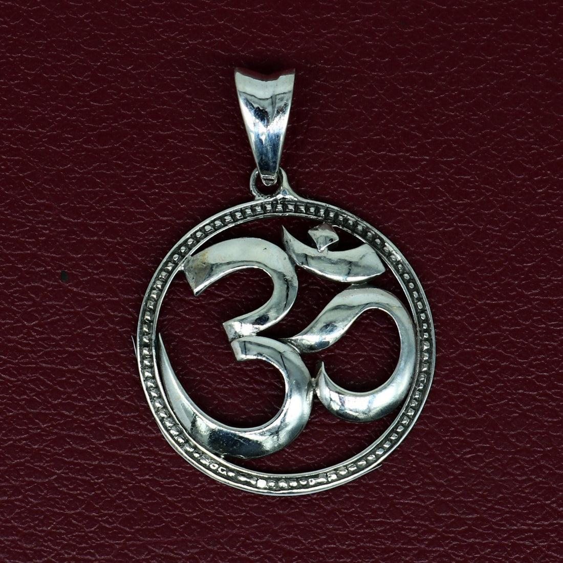 925 sterling silver handmade Hindu mantra 'Aum' OM pendant, amazing stylish unisex pendant locket personalized jewelry tribal jewelry ssp467 - TRIBAL ORNAMENTS