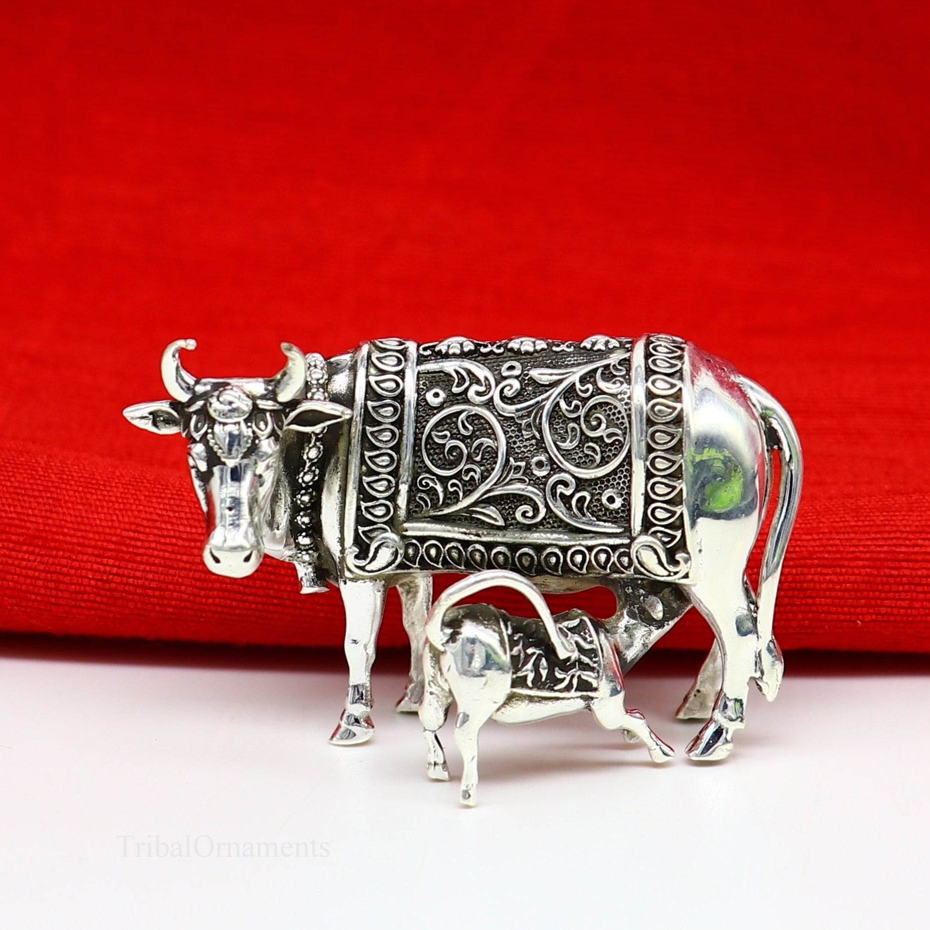 Divine cow with calf 925 sterling silver vintage Nakshi work design Kamdhenu cow, deity's cow, wishing cow, silver worshipping puja stb120 - TRIBAL ORNAMENTS