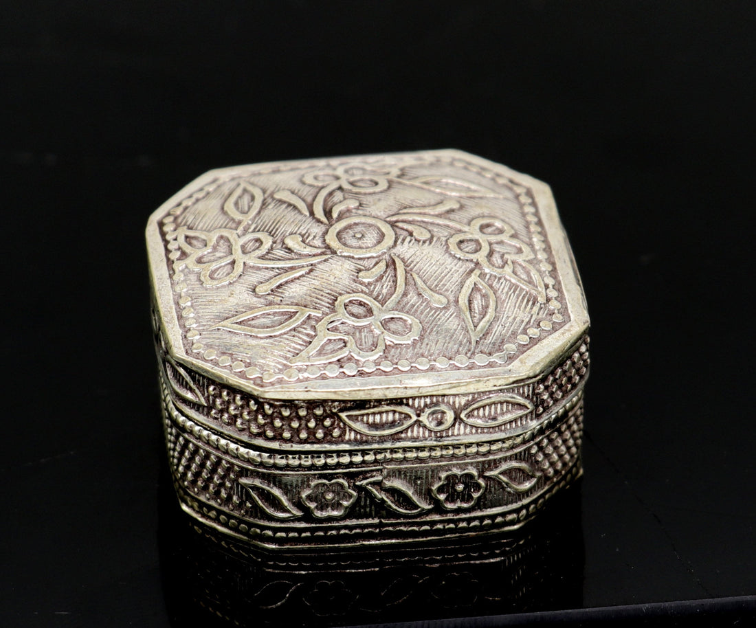 Vintage antique design Solid silver handmade trinket box, eye kajal box, container box, kumkum box, sindur box, best brides gift stb110 - TRIBAL ORNAMENTS