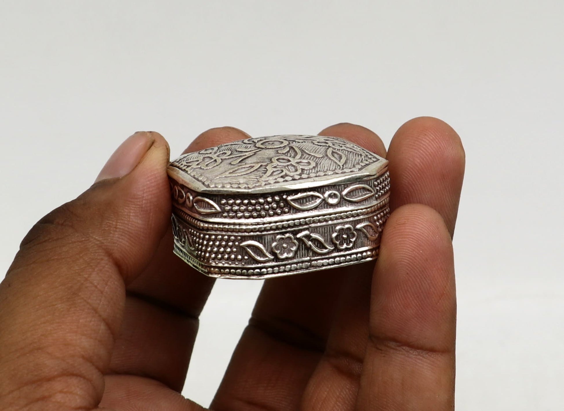 Vintage antique design Solid silver handmade trinket box, eye kajal box, container box, kumkum box, sindur box, best brides gift stb110 - TRIBAL ORNAMENTS