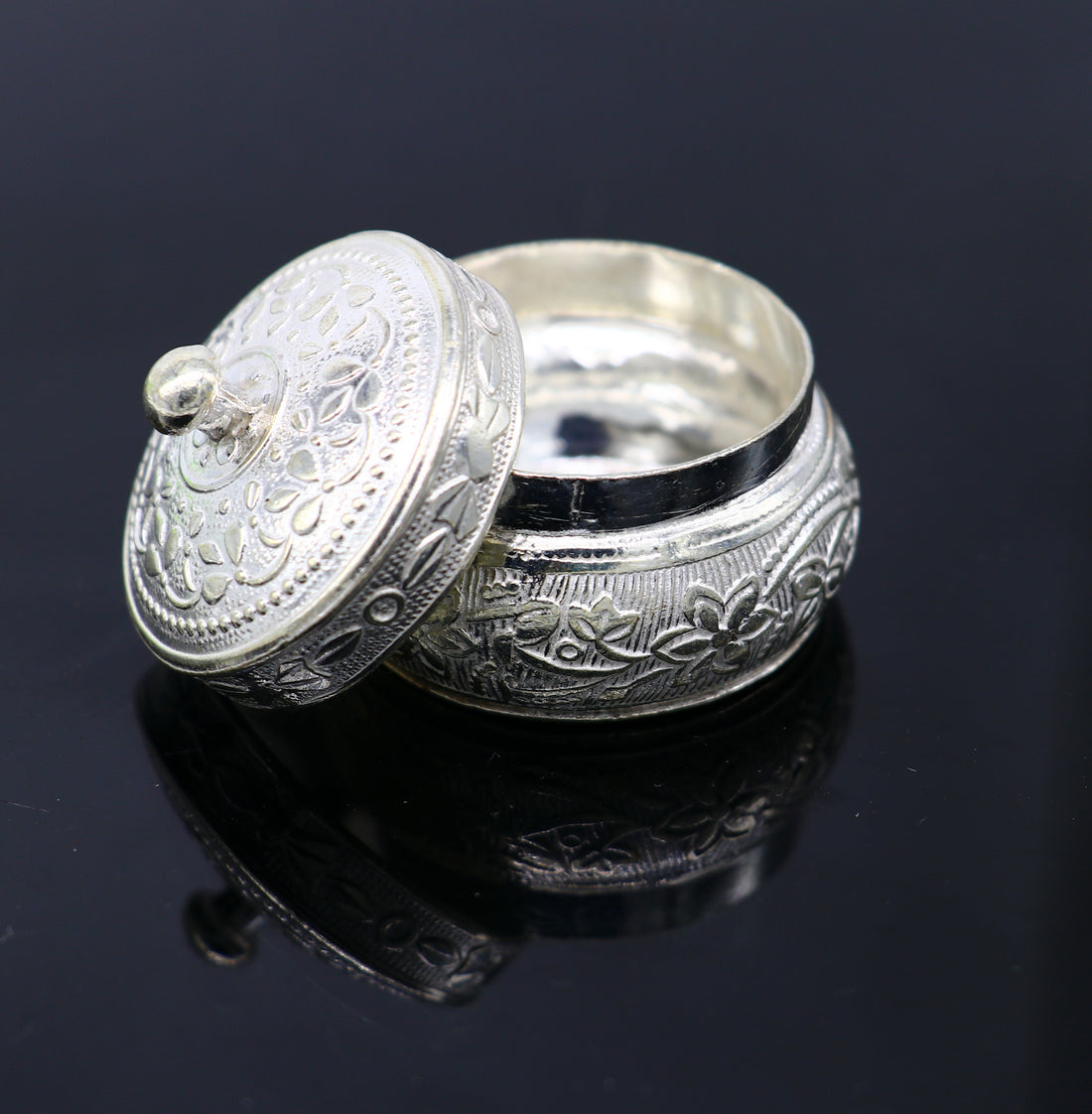 925 sterling silver unique antique design handmade brides eyes kajal box, surma box, kumkum sindur box, small trinket box article stb112 - TRIBAL ORNAMENTS