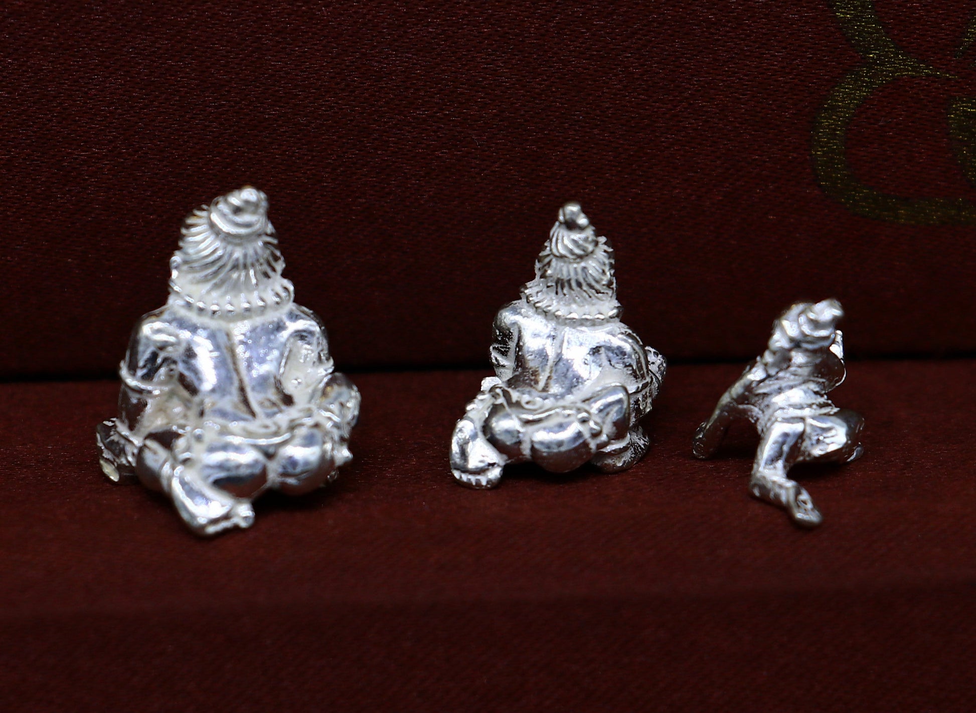 Solid silver handmade customized idol little krishna, Ladu Gopal,crawling Krishna small statue sculpture home temple puja articles su370 - TRIBAL ORNAMENTS