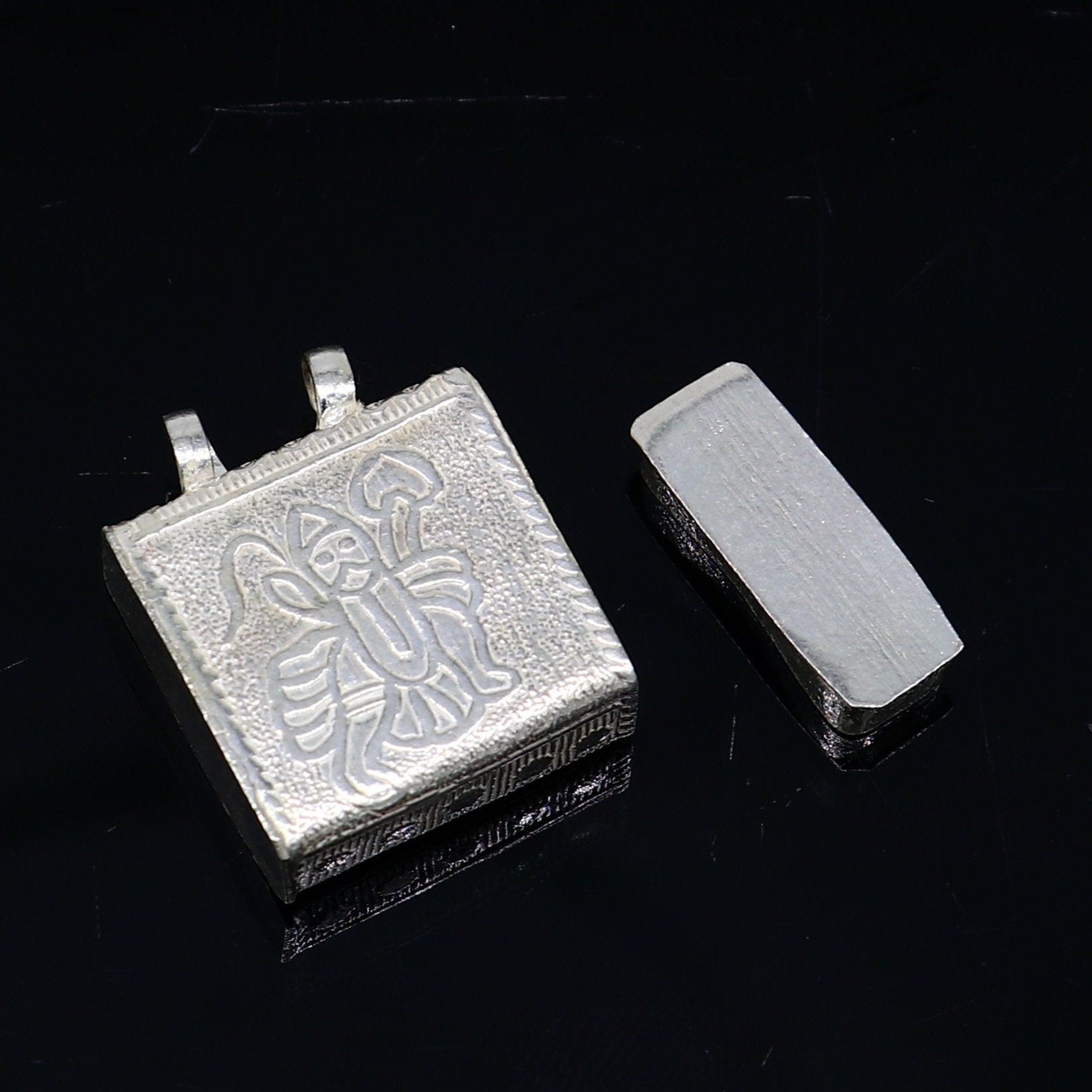 925 sterling silver handmade gorgeous Square shape handmade lord hanuman box amulet pendant, mantra box, silver tabiz  for protection ssp662 - TRIBAL ORNAMENTS