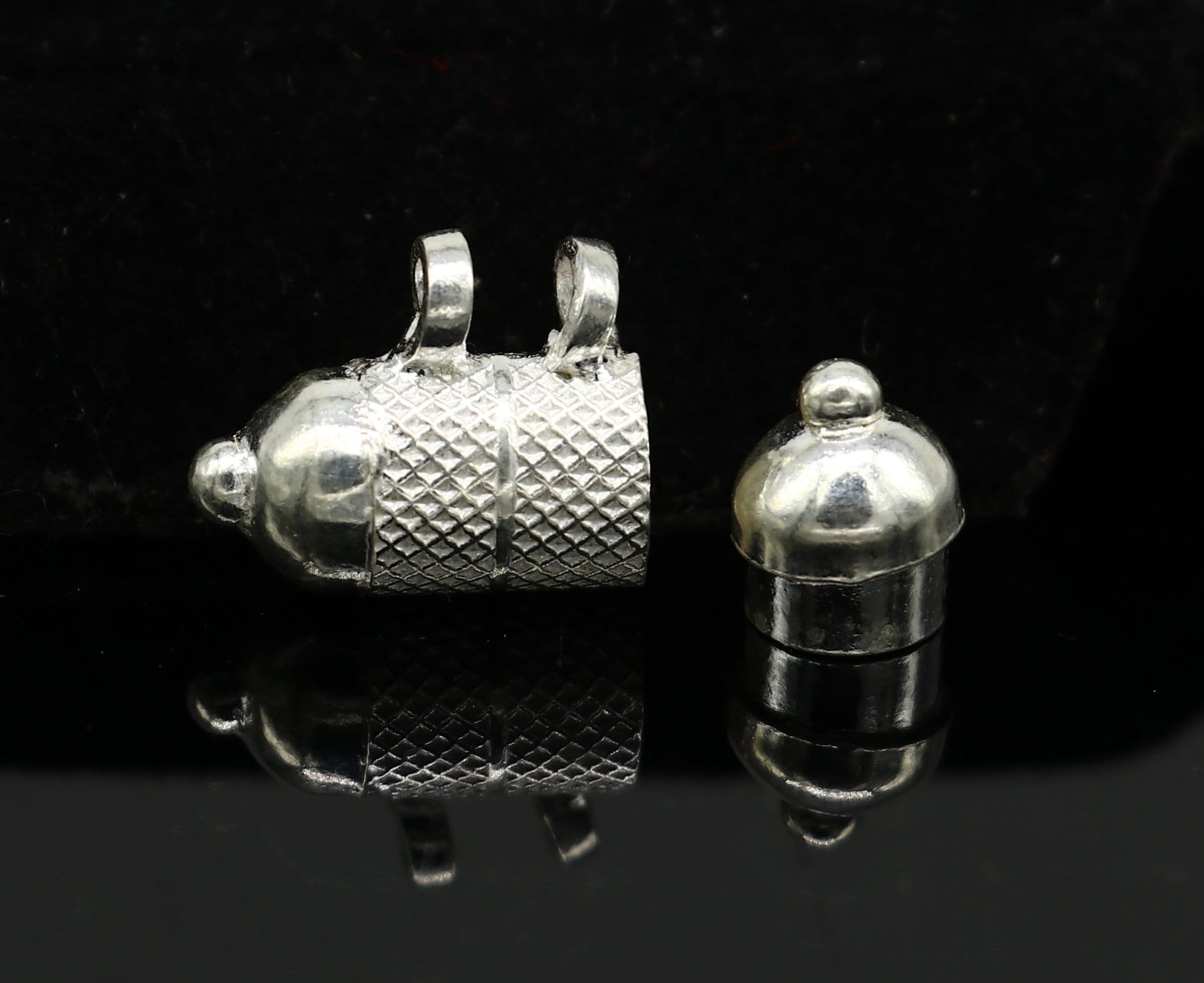 925 sterling silver handmade gorgeous round shape handmade amulet box pendant, mantra box, silver tabiz , box tribal jewelry ssp693 - TRIBAL ORNAMENTS