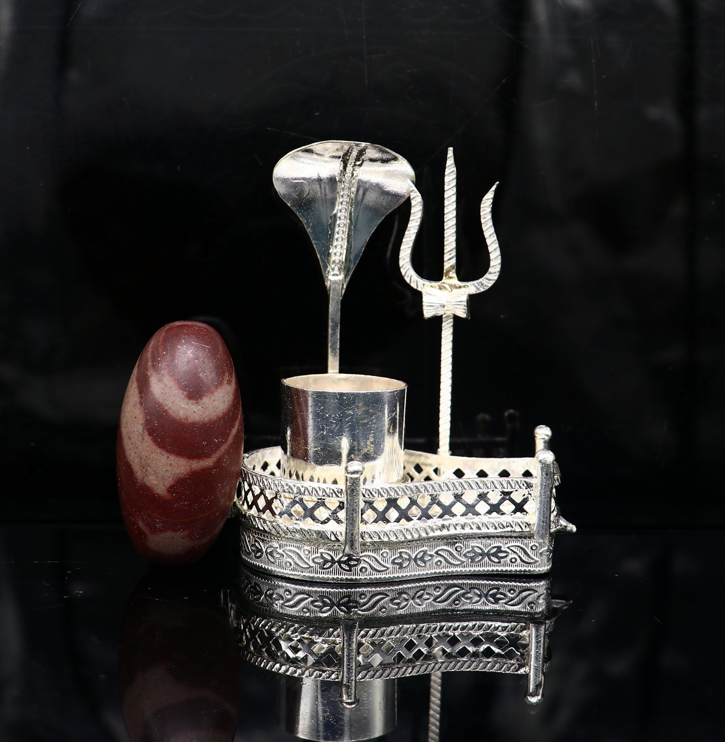 925 solid sterling silver lord shiva Mahakal lingam stand/jalheri, use for put/hold shiva lingam in home temple, handmade article su334 - TRIBAL ORNAMENTS