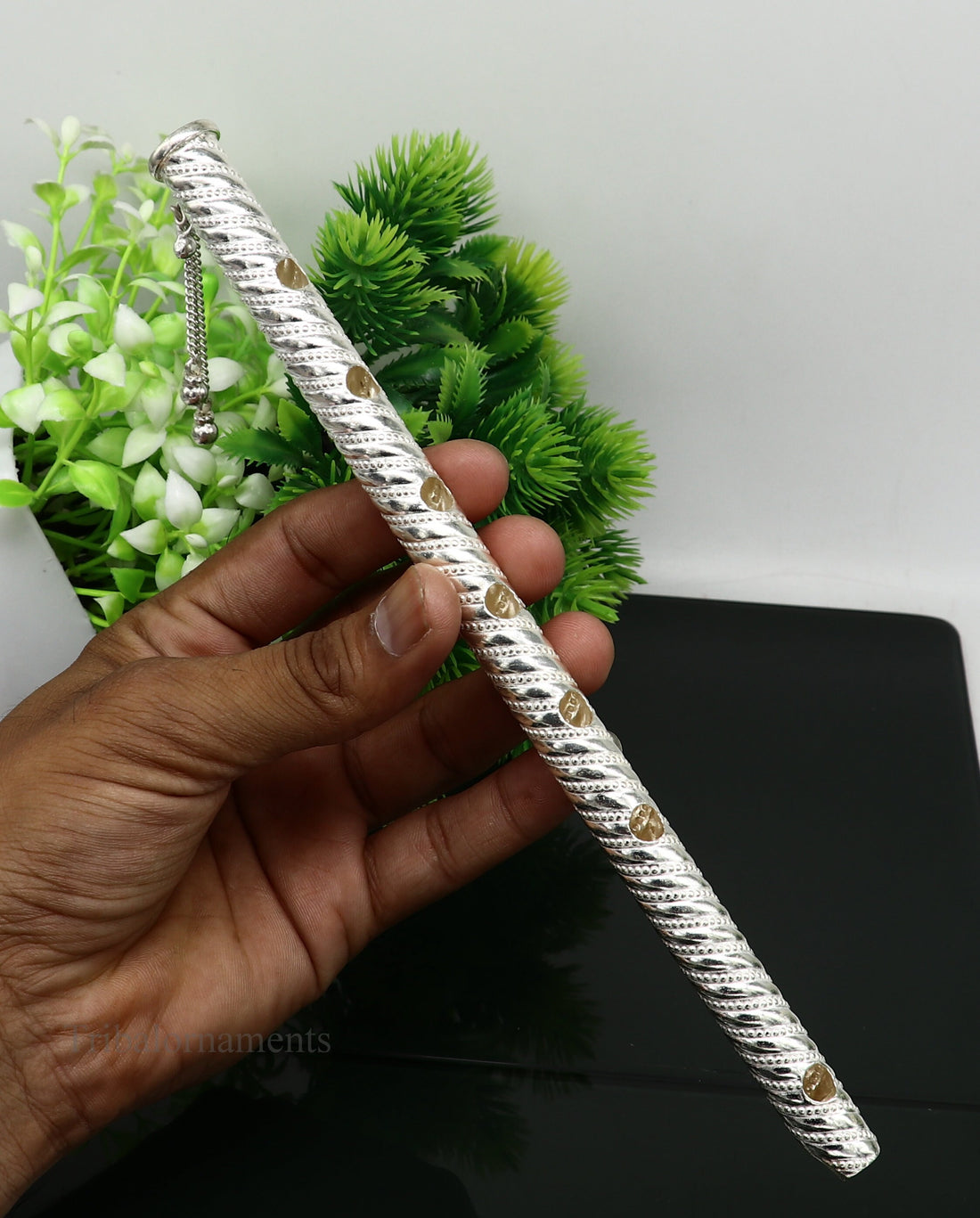 9" long handmade sterling silver Hindu god Lord Krishna flute, stunning divine Krishna gifting silver Bansuri flute, puja utensils su393 - TRIBAL ORNAMENTS