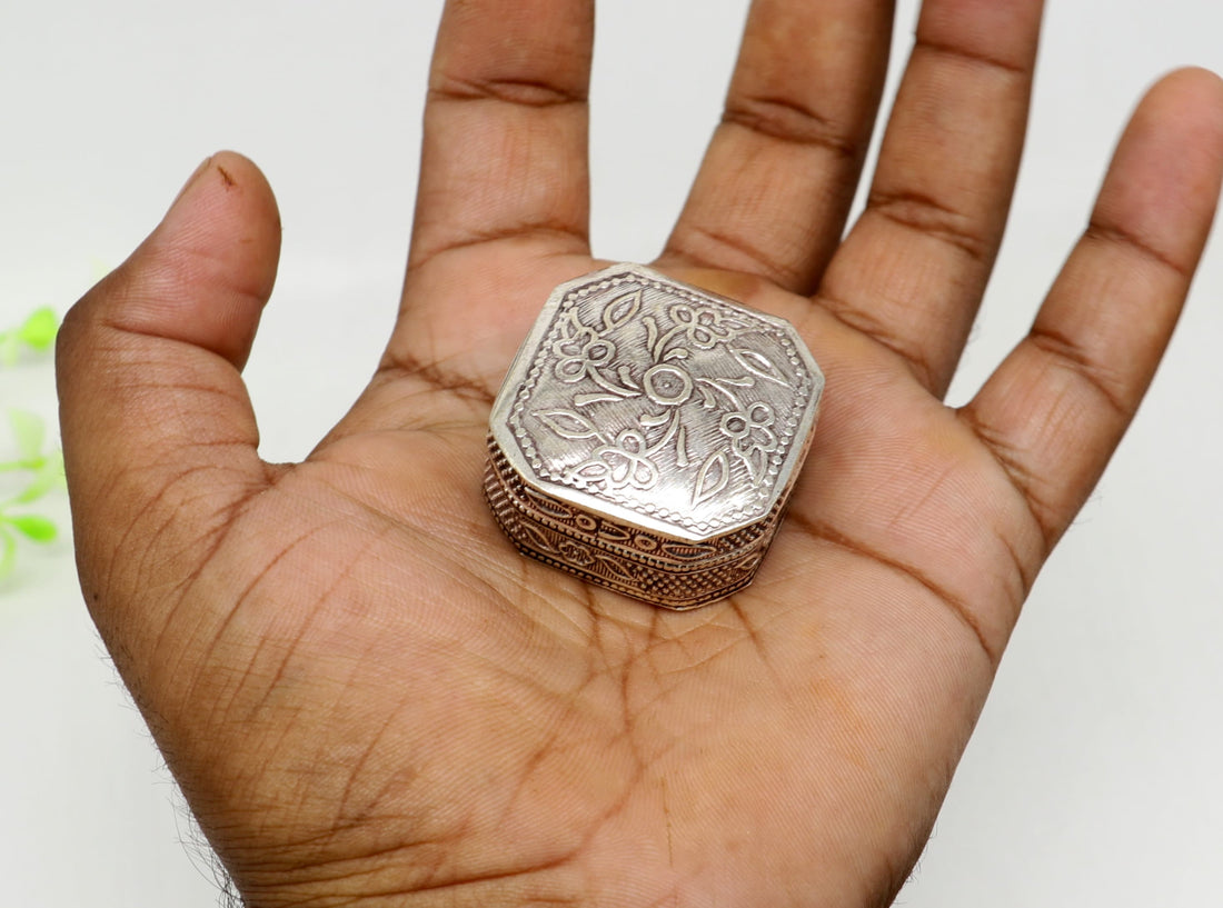 Vintage antique design Solid silver handmade trinket box, eye kajal box, container box, kumkum box, sindur box, best brides gift stb110 - TRIBAL ORNAMENTS