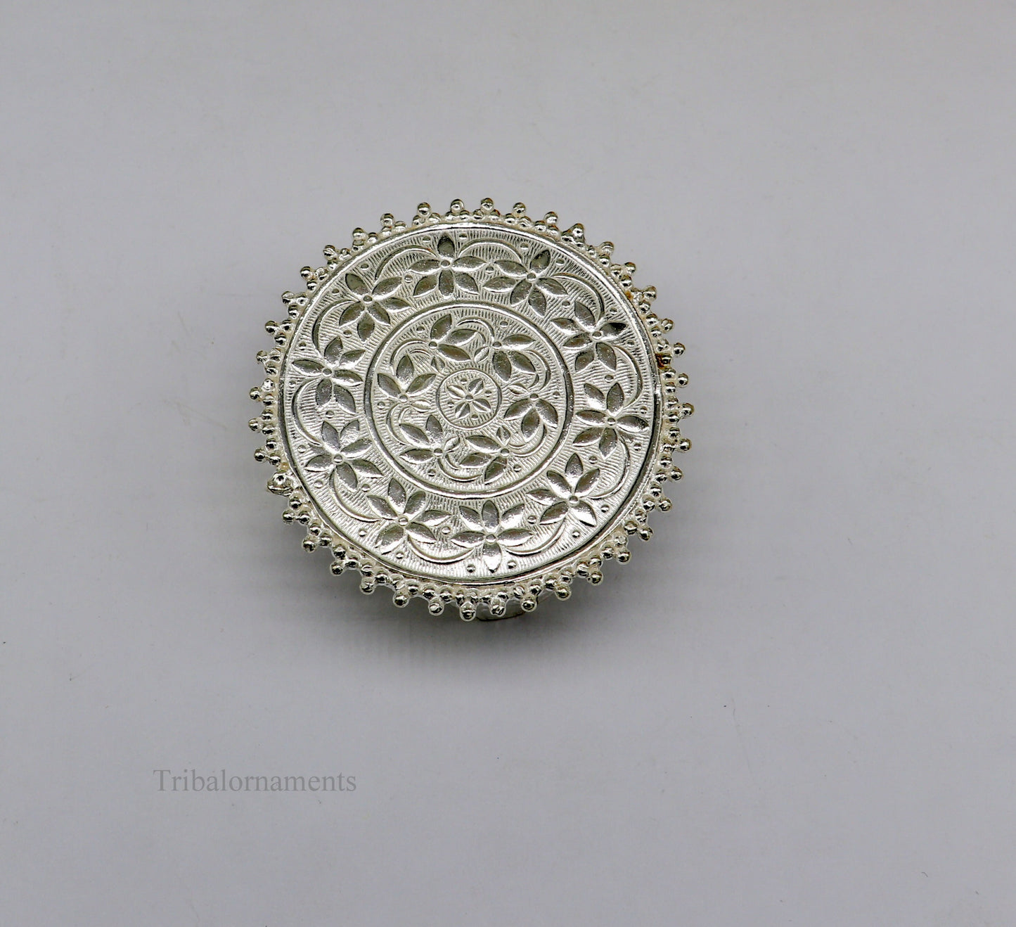 Vintage design Sterling silver handmade customize small round shape table/bazot/chouki, excellent home puja utensils temple art su429 - TRIBAL ORNAMENTS