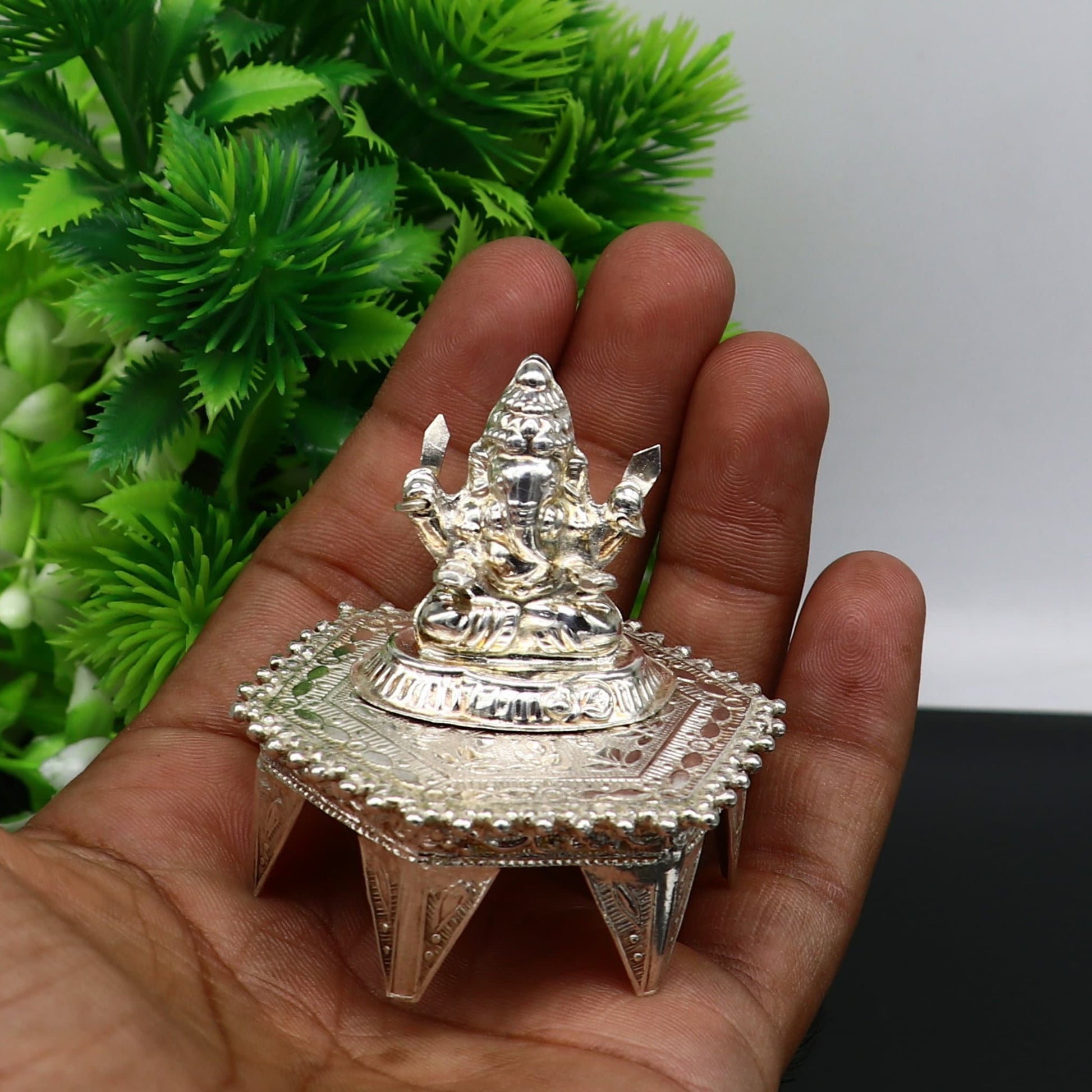 Lord Ganesha With Stand or Bazot, fabulous Sterling silver ganesha statue figurine for home temple diwali puja article utensils su375 - TRIBAL ORNAMENTS