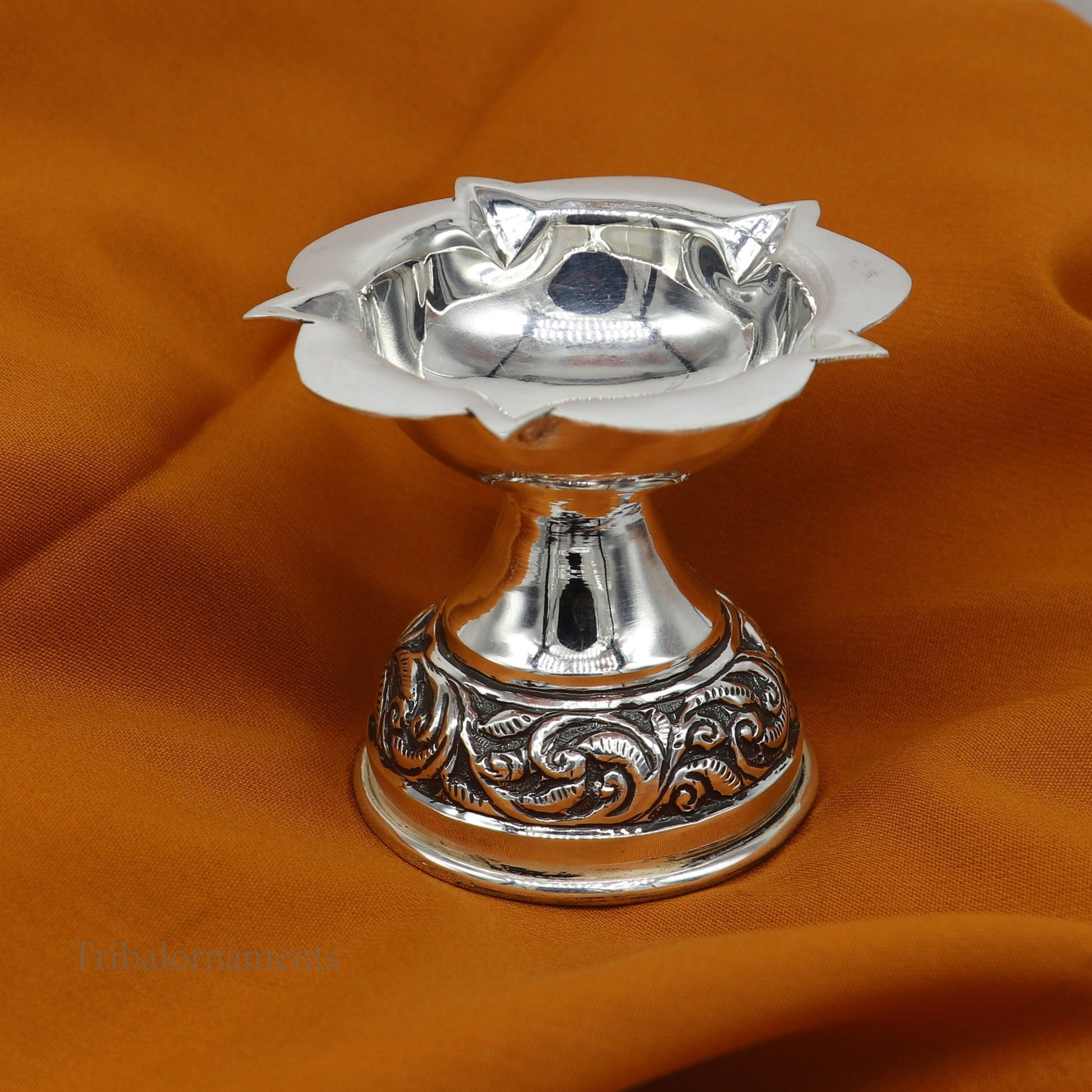 925 sterling silver handmade chitai work kandrai work design oil lamp, silver Deepak, silver temple article, puja utensils art su475 - TRIBAL ORNAMENTS