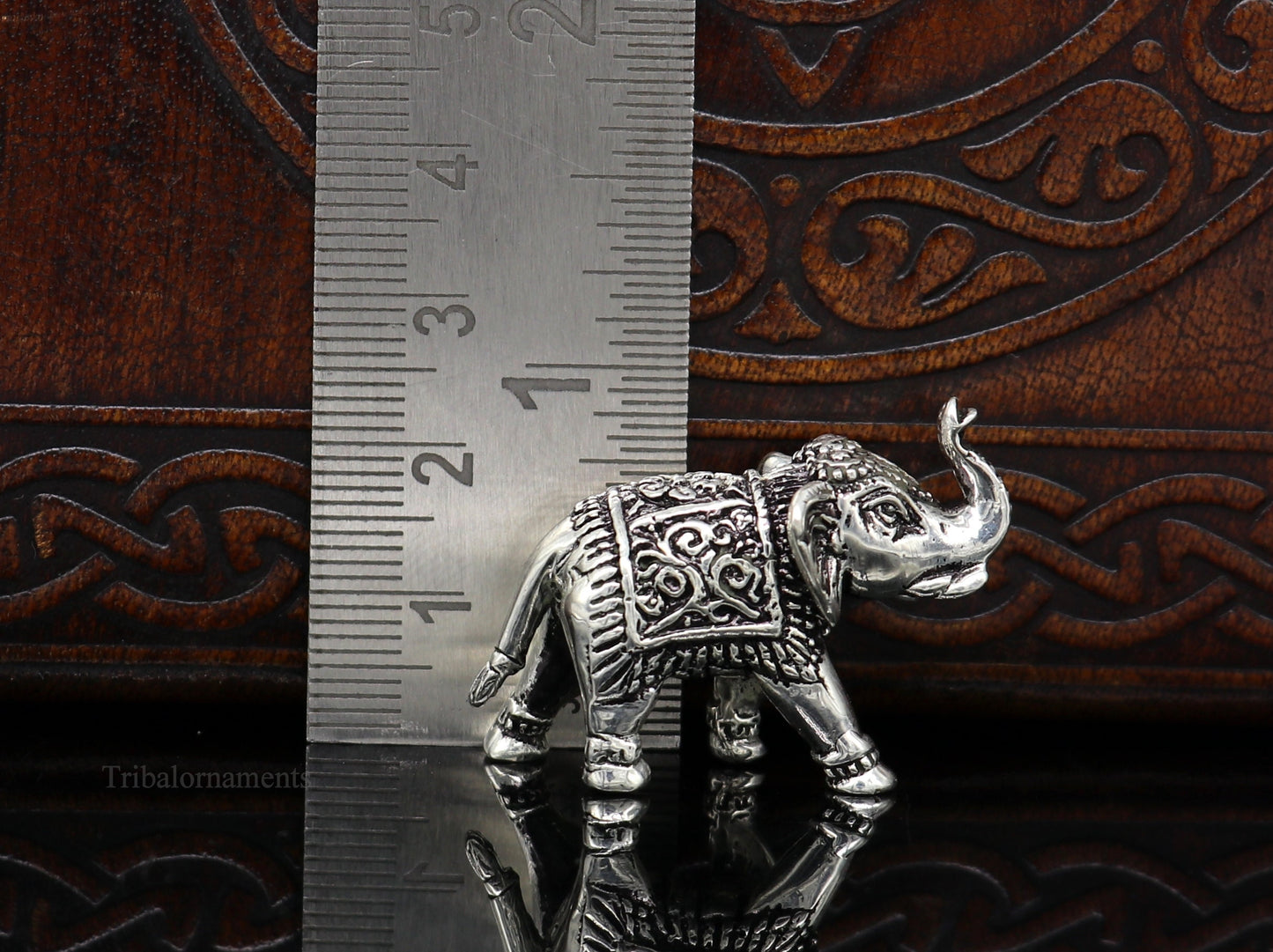 Pure 925 Sterling silver kandrai work nakshi design customized Elephant statue, puja article figurine, home décor puja articles su488 - TRIBAL ORNAMENTS