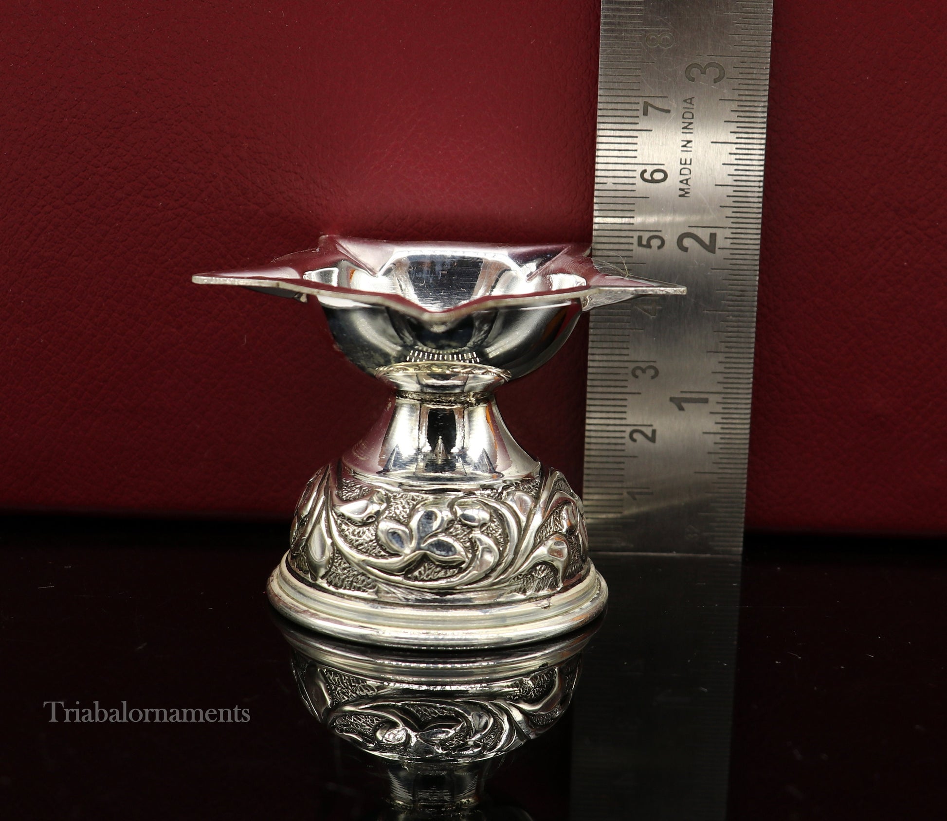 925 sterling silver gorgeous chitai work kandrai work design oil lamp, silver Deepak, silver temple article, Diwali puja utensils art su498 - TRIBAL ORNAMENTS