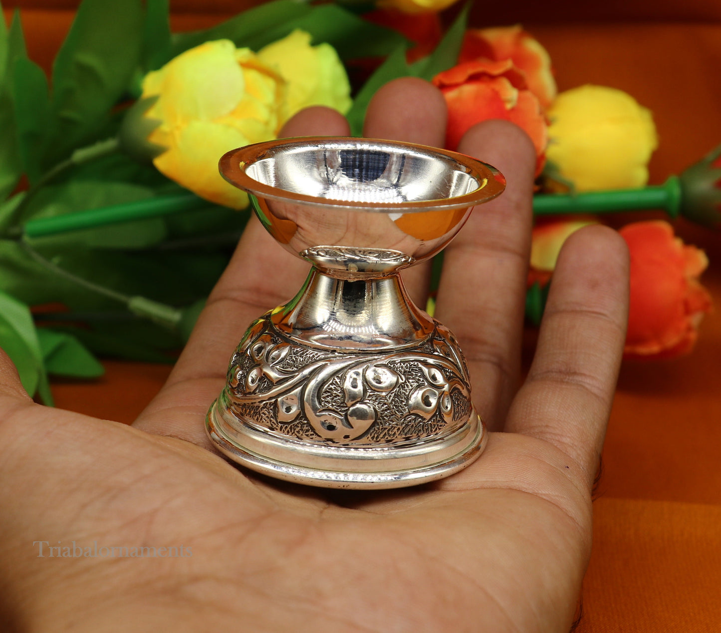 925 sterling silver gorgeous chitai work kandrai work design oil lamp, silver Deepak, silver temple article, Diwali puja utensils art su499 - TRIBAL ORNAMENTS