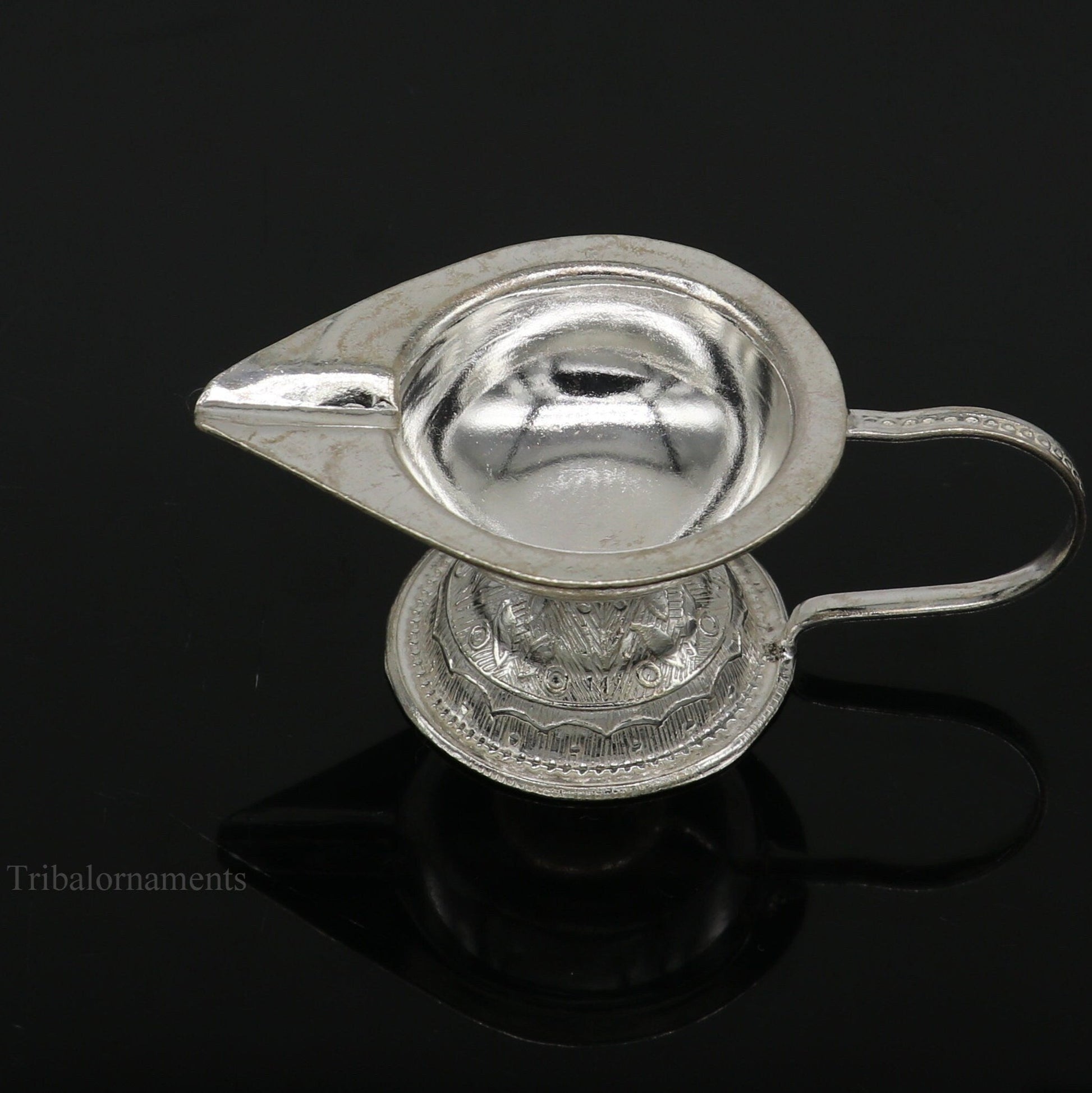 Diwali puja special silver handmade kappor dani , silver temple utensils, silver diya, deepak, silver single joth kapoor Aarti art su413 - TRIBAL ORNAMENTS