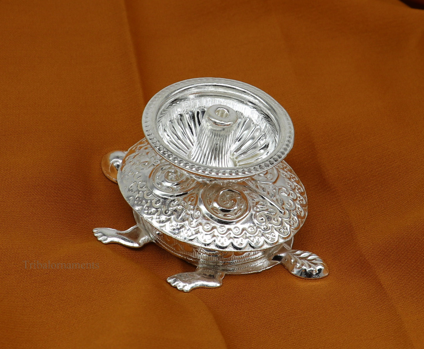 Diwali puja special solid silver handmade tortoise design oil lamp, silver deepak diya, silver temple utensils ,silver puja articles su414 - TRIBAL ORNAMENTS