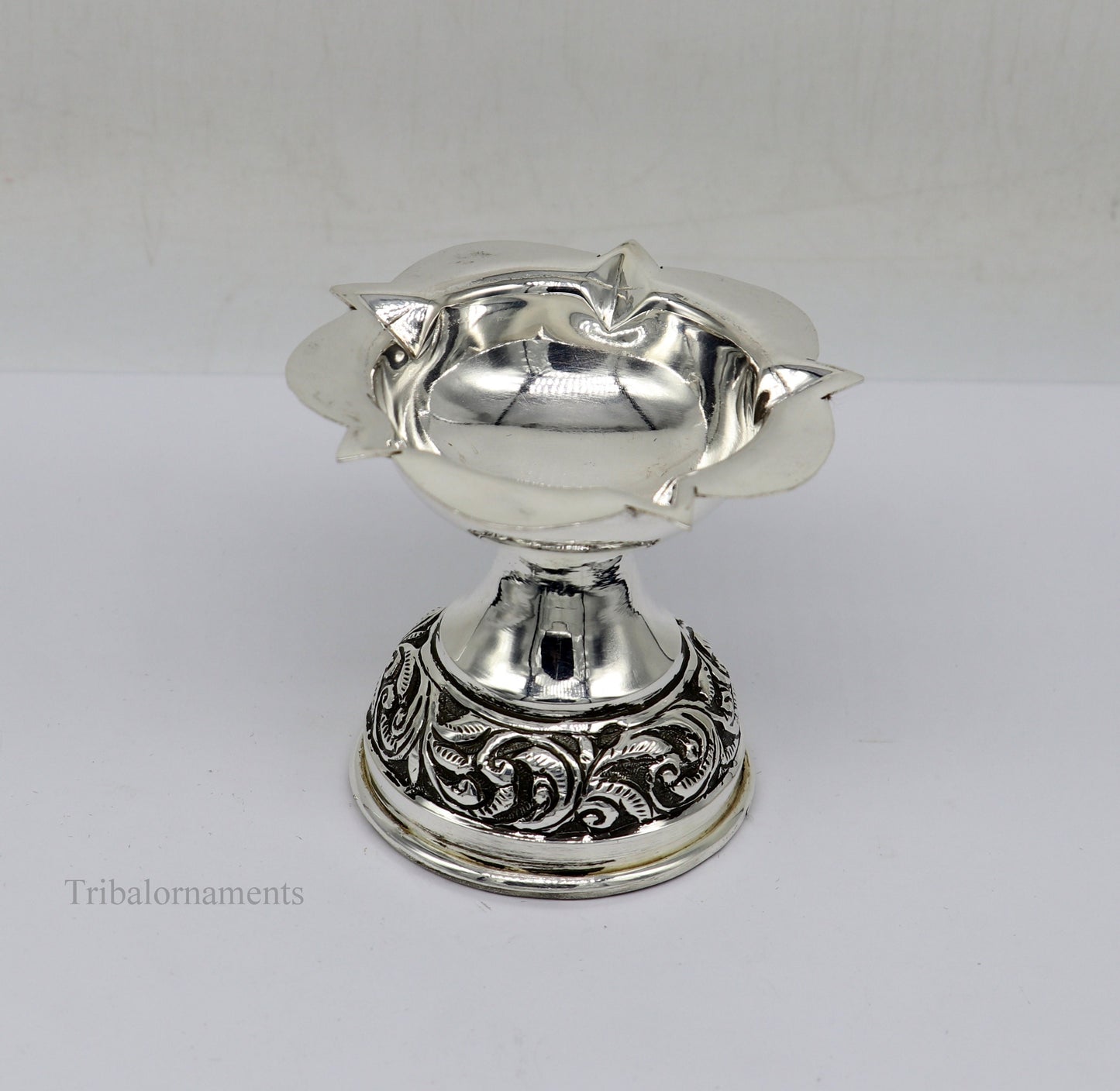 925 sterling silver handmade chitai work kandrai work design oil lamp, silver Deepak, silver temple article, puja utensils art su475 - TRIBAL ORNAMENTS