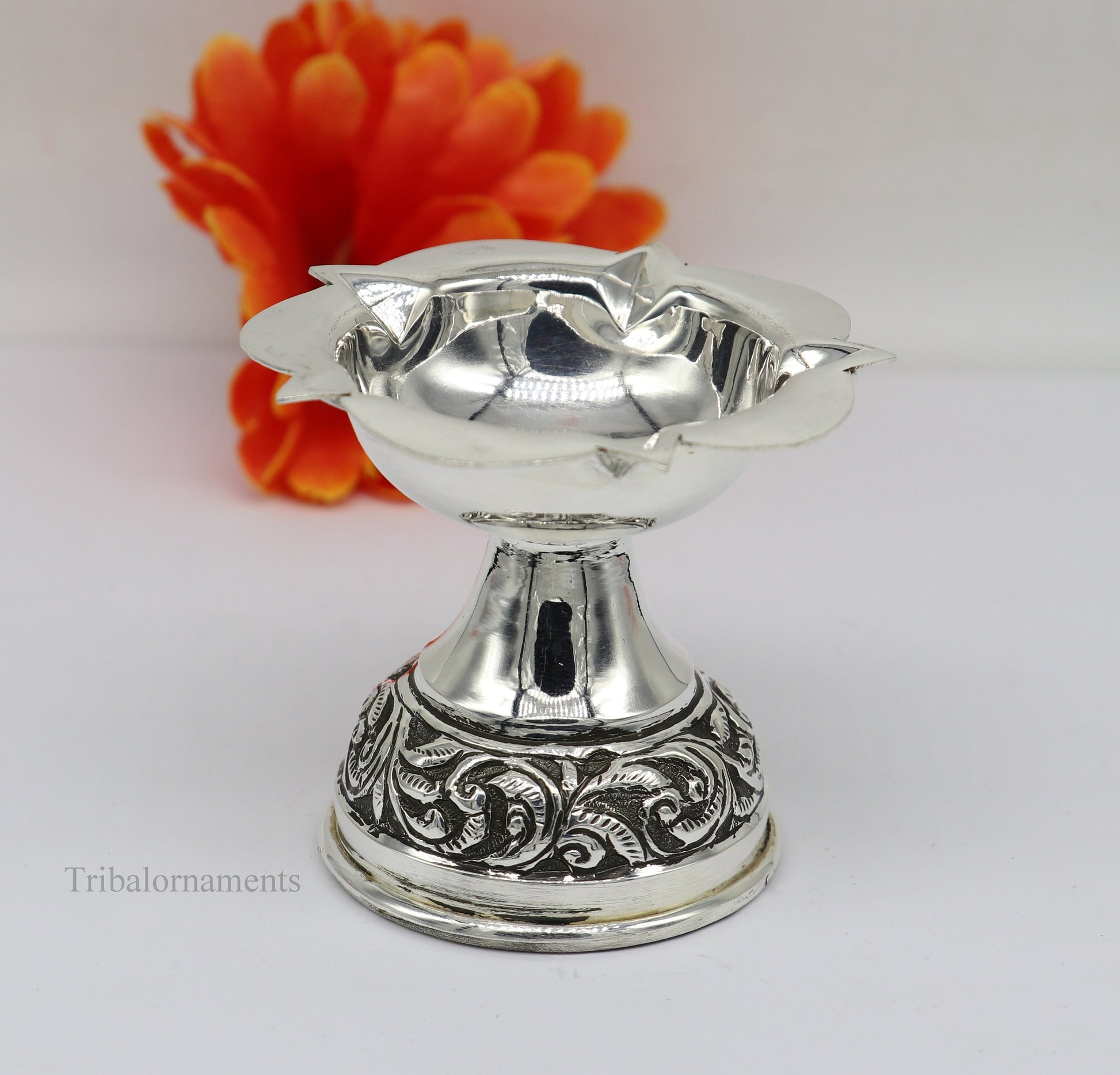 925 sterling silver handmade chitai work kandrai work design oil lamp, silver Deepak, silver temple article, puja utensils art su475 - TRIBAL ORNAMENTS