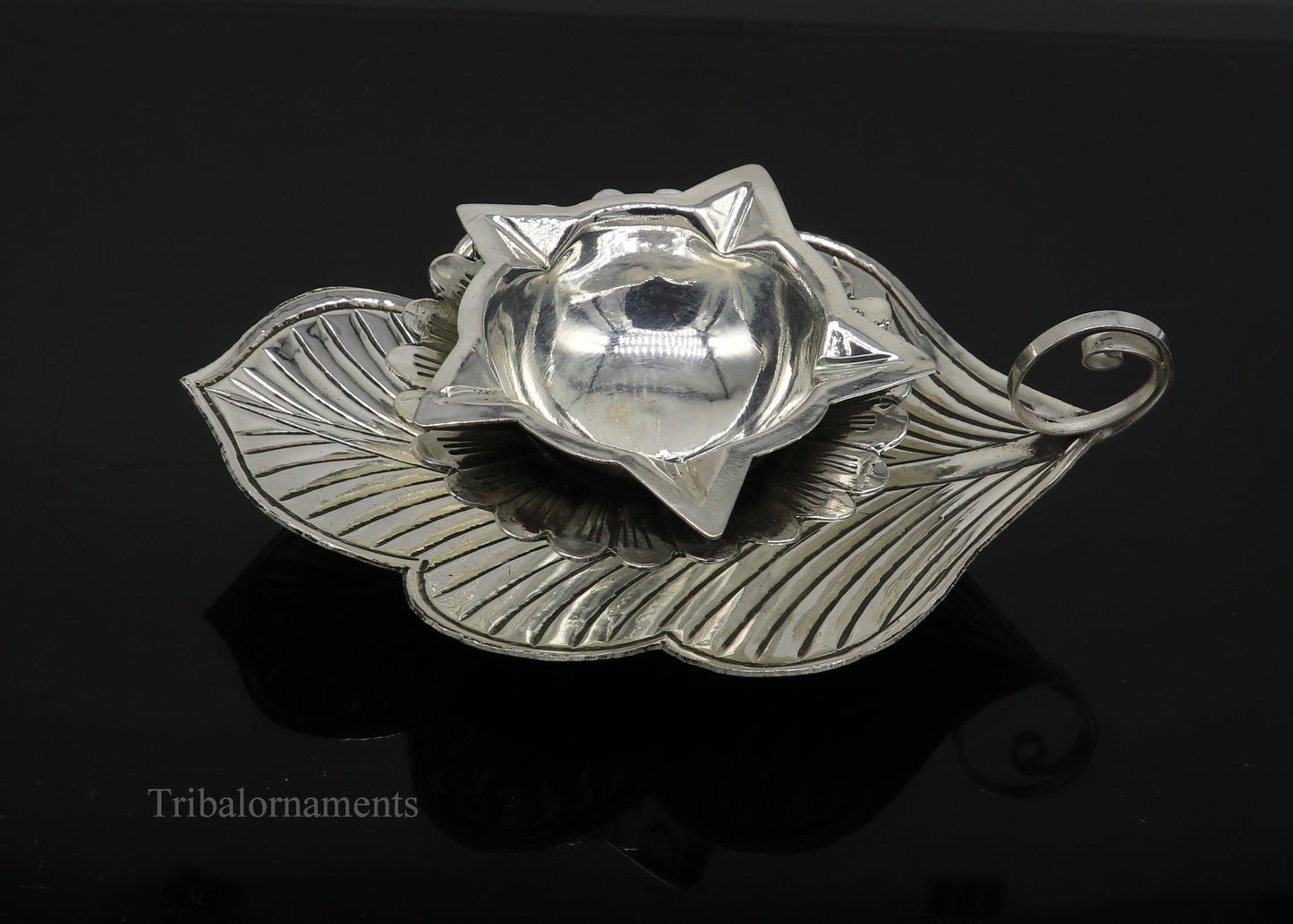 925 sterling silver Divine oil lamp, stunning tree leaf vintage design 5 joth lamp, best gifting puja utensils or article from India su478 - TRIBAL ORNAMENTS