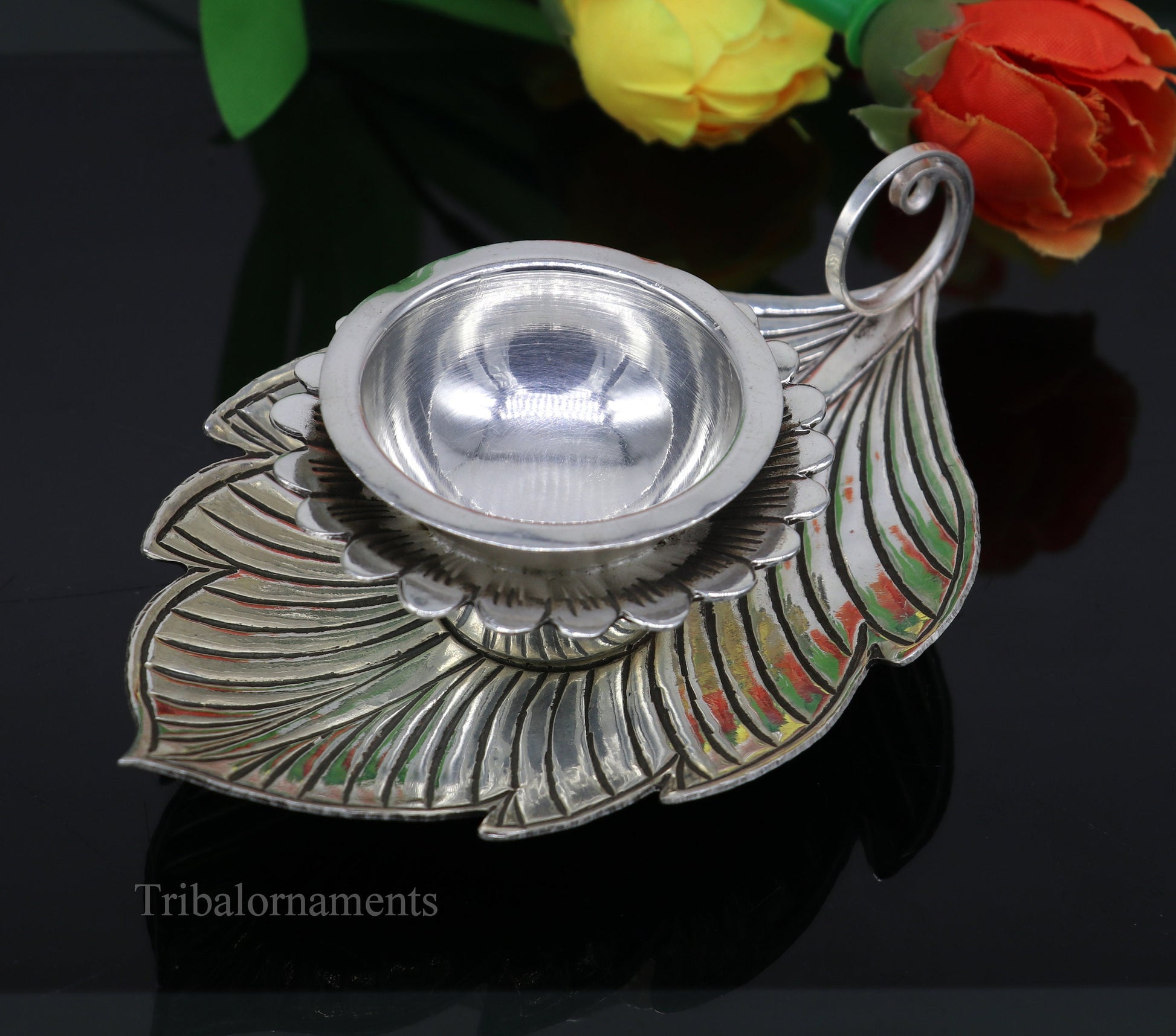 925 sterling silver Divine oil lamp, stunning tree leaf vintage design lamp, best gifting puja utensils or article from India su480 - TRIBAL ORNAMENTS