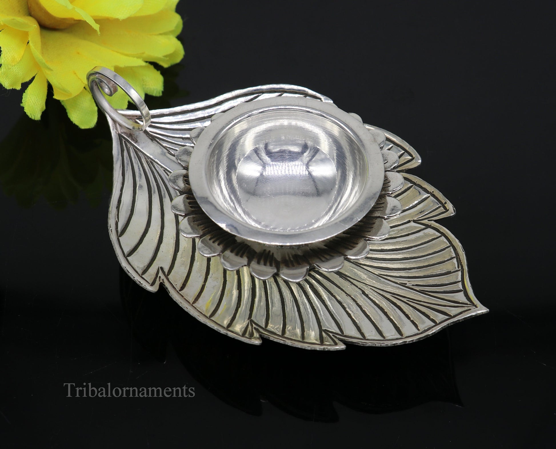 925 sterling silver Divine oil lamp, stunning tree leaf vintage design lamp, best gifting puja utensils or article from India su480 - TRIBAL ORNAMENTS
