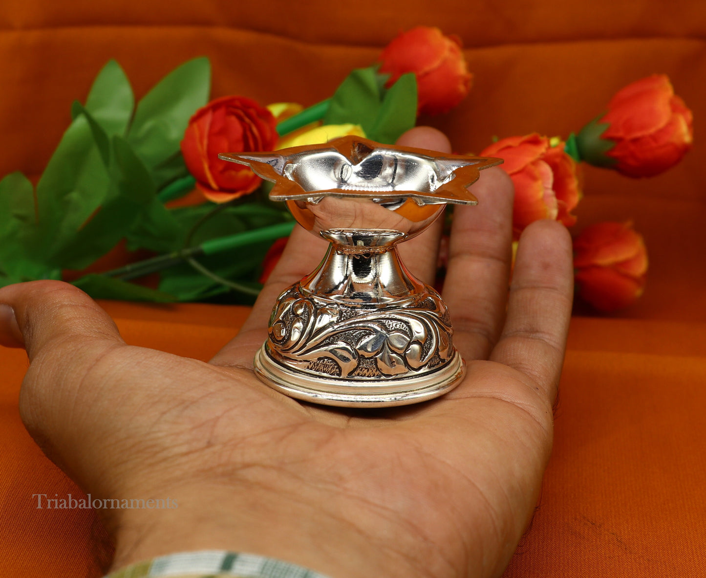 925 sterling silver gorgeous chitai work kandrai work design oil lamp, silver Deepak, silver temple article, Diwali puja utensils art su498 - TRIBAL ORNAMENTS