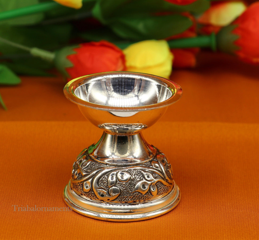 925 sterling silver gorgeous chitai work kandrai work design oil lamp, silver Deepak, silver temple article, Diwali puja utensils art su499 - TRIBAL ORNAMENTS