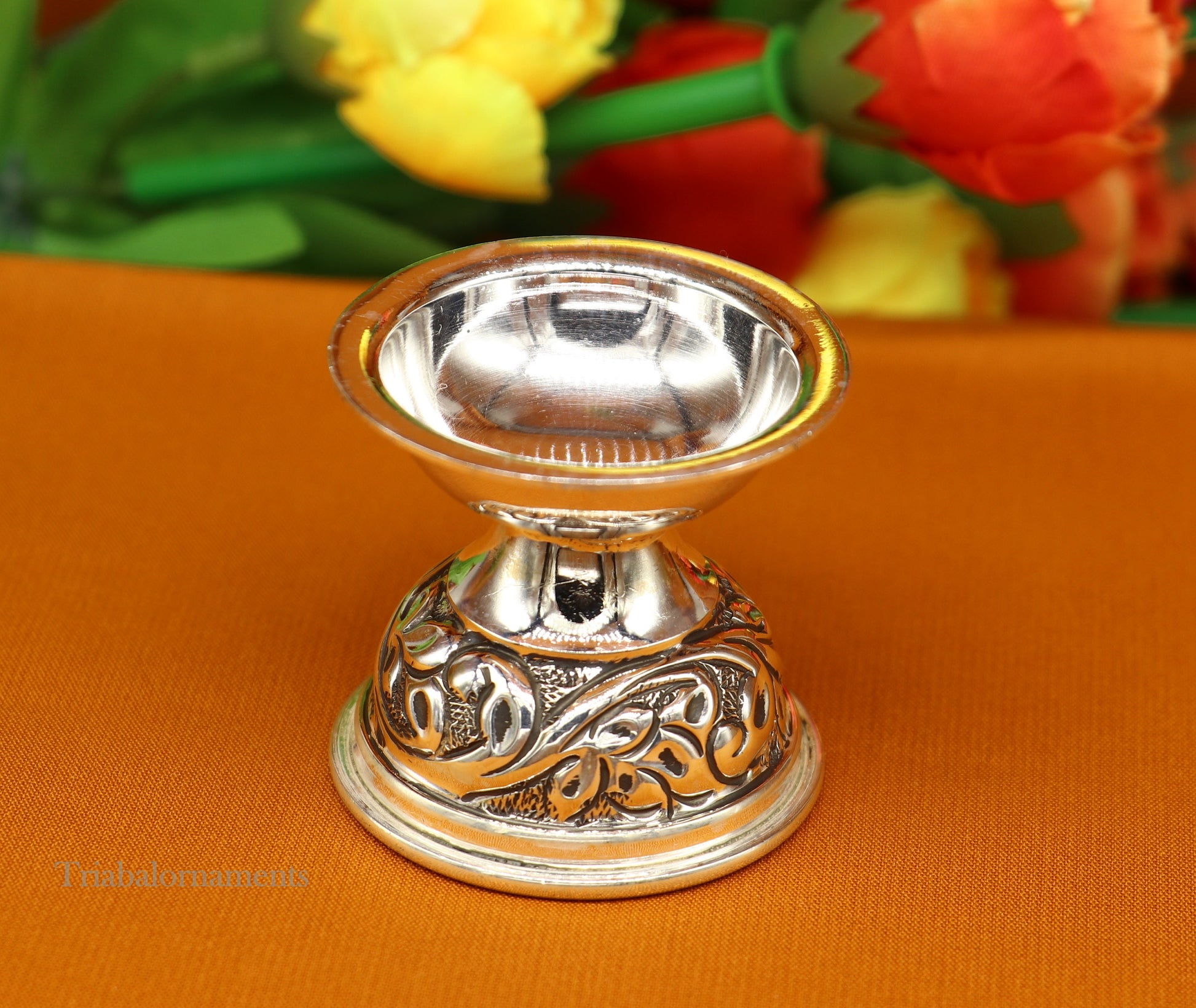 925 sterling silver gorgeous chitai work kandrai work design oil lamp, silver Deepak, silver temple article, Diwali puja utensils art su501 - TRIBAL ORNAMENTS