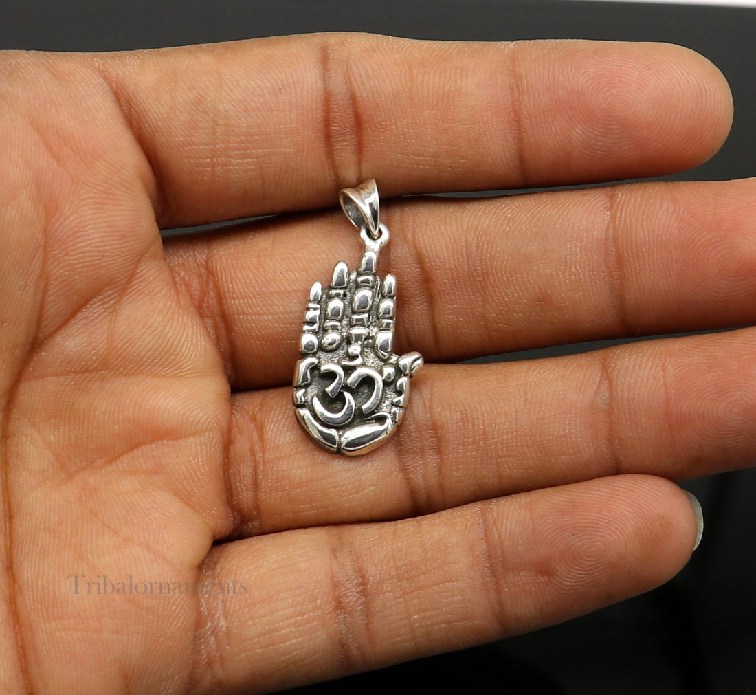 925 sterling silver handmade divine hand palm with 'AUM' excellent unique design pendant, blessing palm pendant from india ssp910 - TRIBAL ORNAMENTS