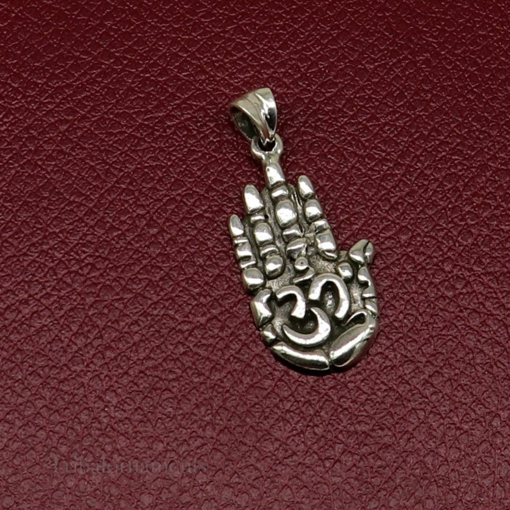 925 sterling silver handmade divine hand palm with 'AUM' excellent unique design pendant, blessing palm pendant from india ssp910 - TRIBAL ORNAMENTS