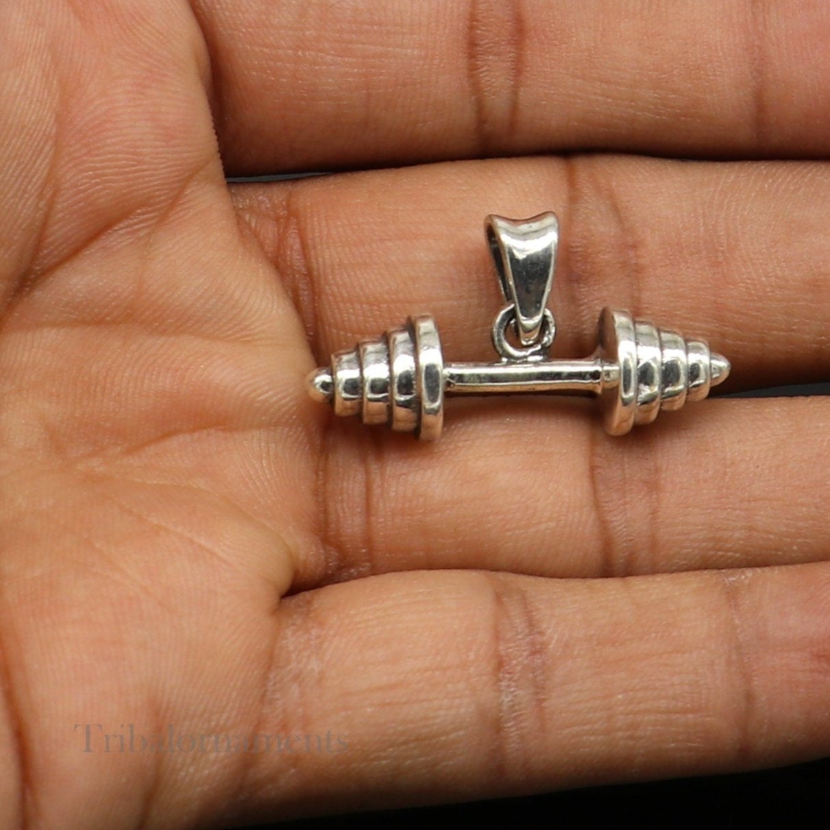 Gym clearance dumbbell locket