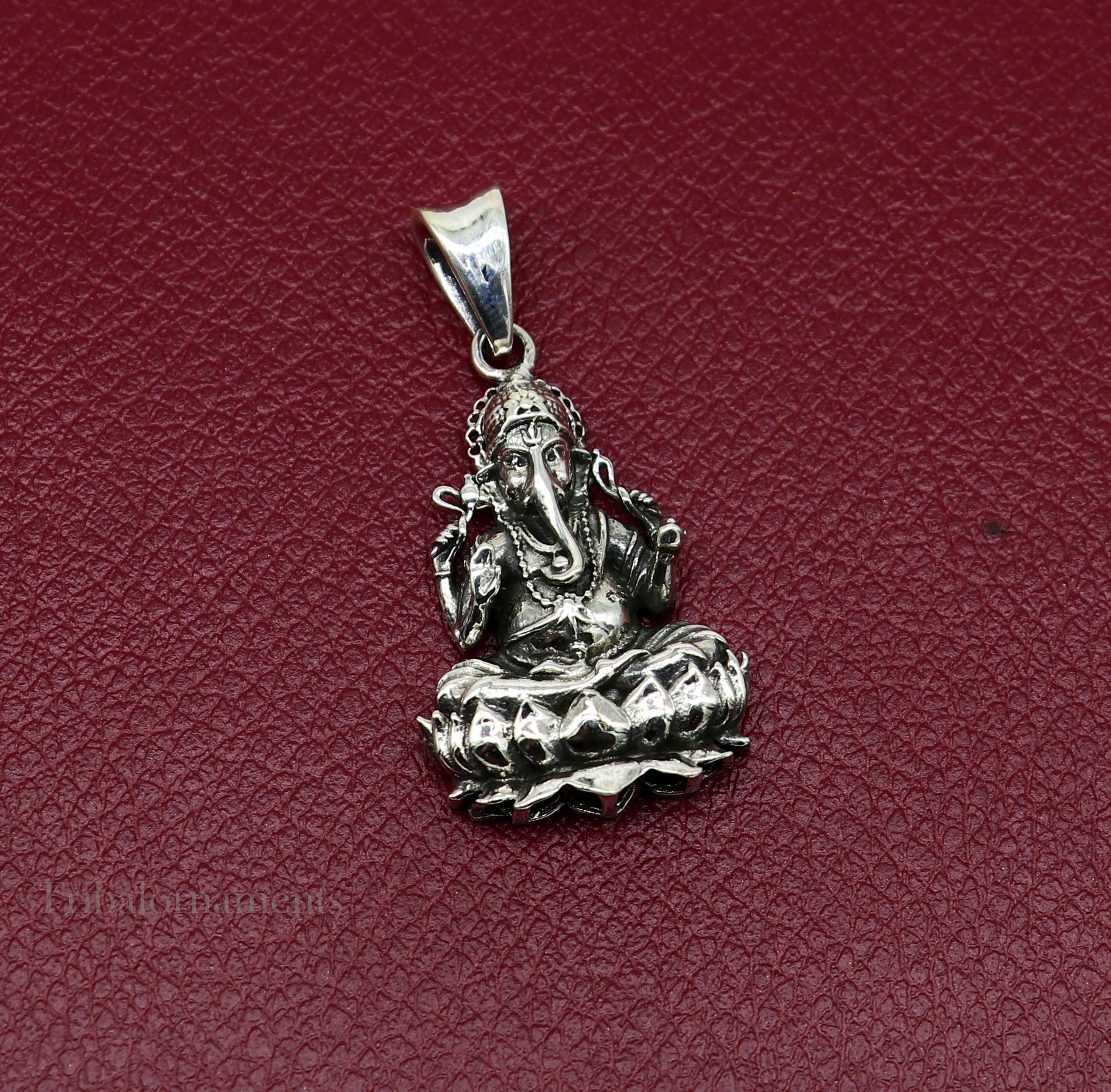 Divine lord Ganesha sitting on lotus blessing pendant, excellent vintage designer 925 sterling silver handmade jewelry from india ssp959 - TRIBAL ORNAMENTS