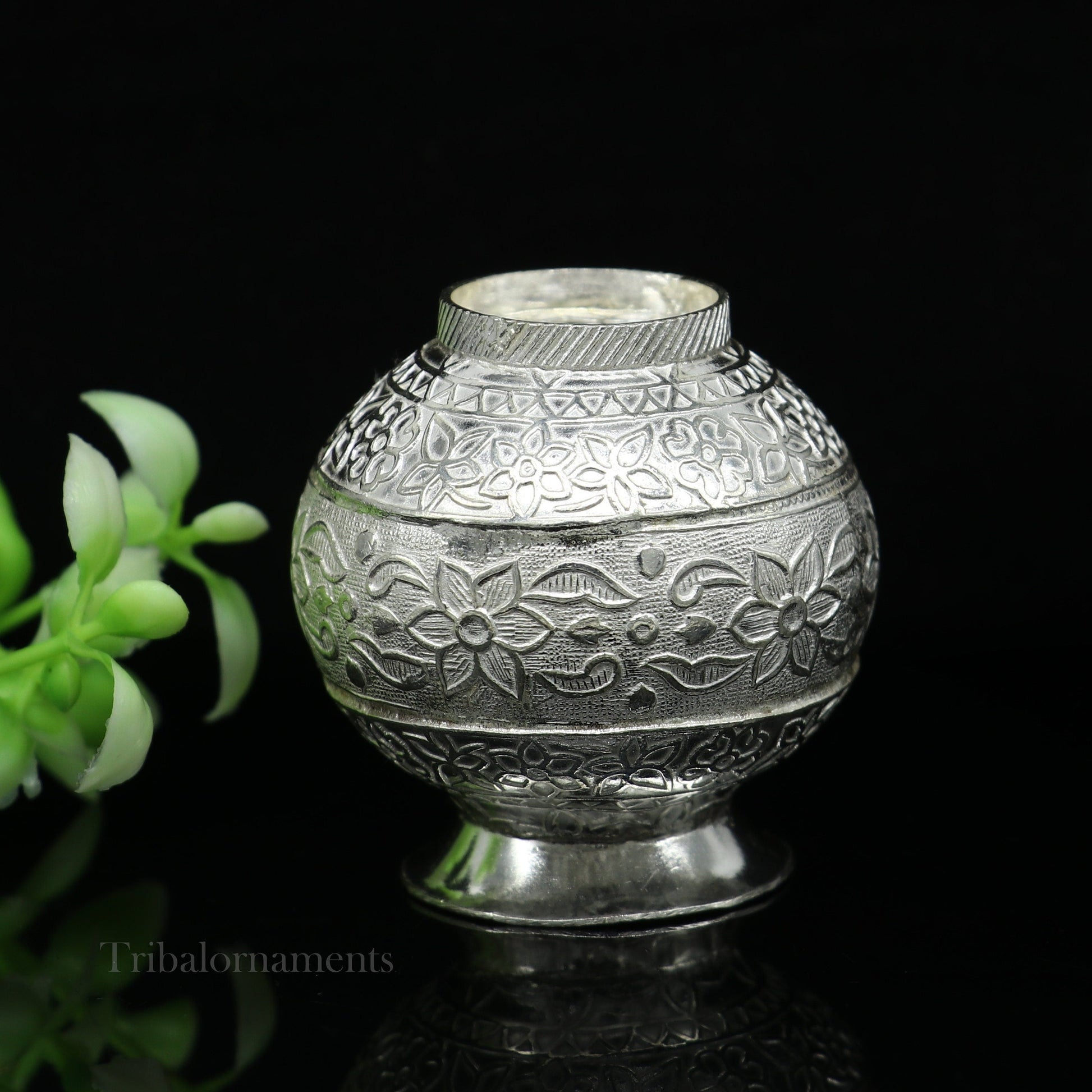 Genuine 925 sterling silver handmade plain design Kalash or pot, unique special silver puja article, water or milk kalash pot india su583 - TRIBAL ORNAMENTS